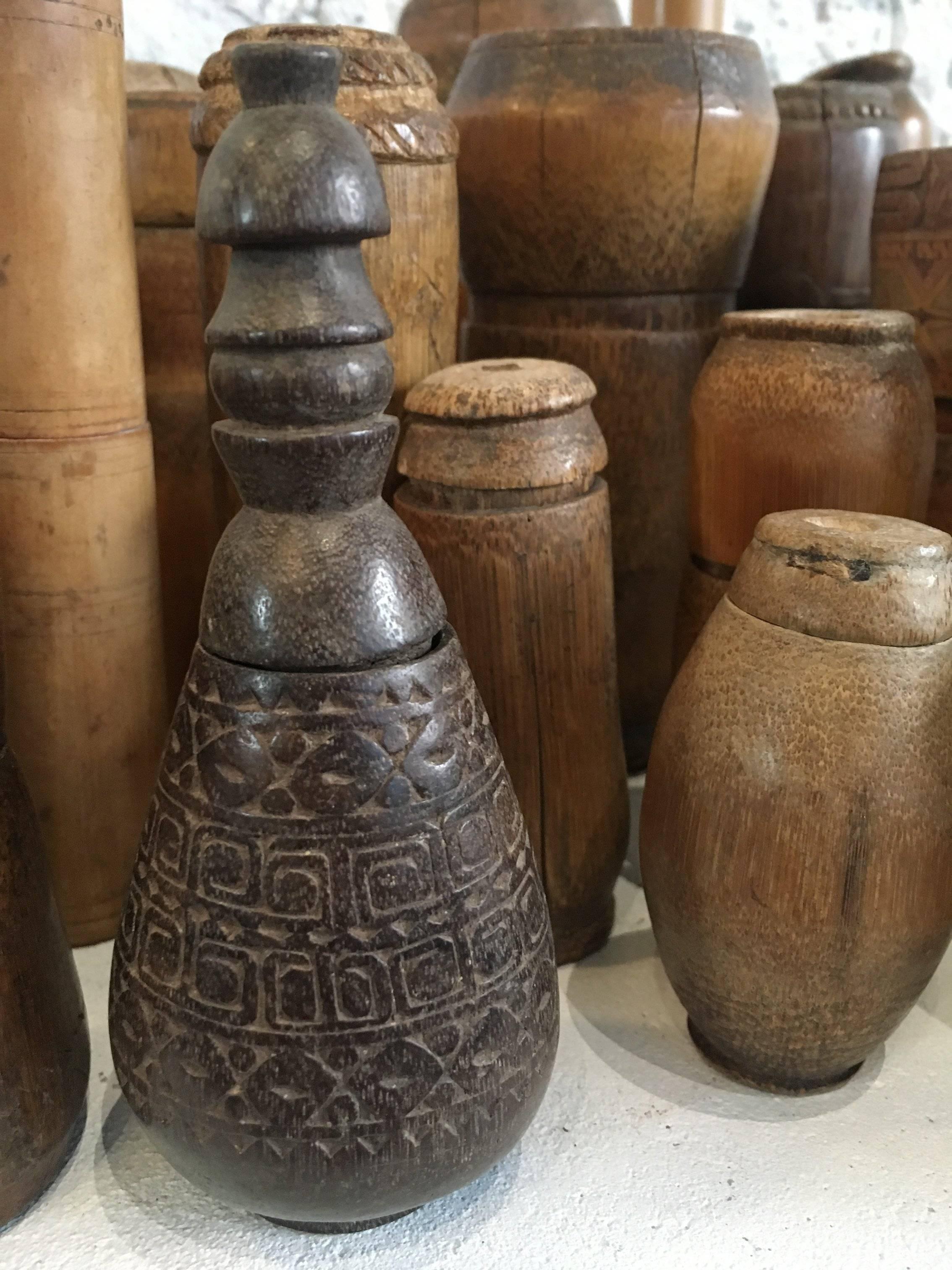 19th-20th Century Collection of Tobacco Lime Containers from Papua New Guinea  In Excellent Condition In Chicago, IL