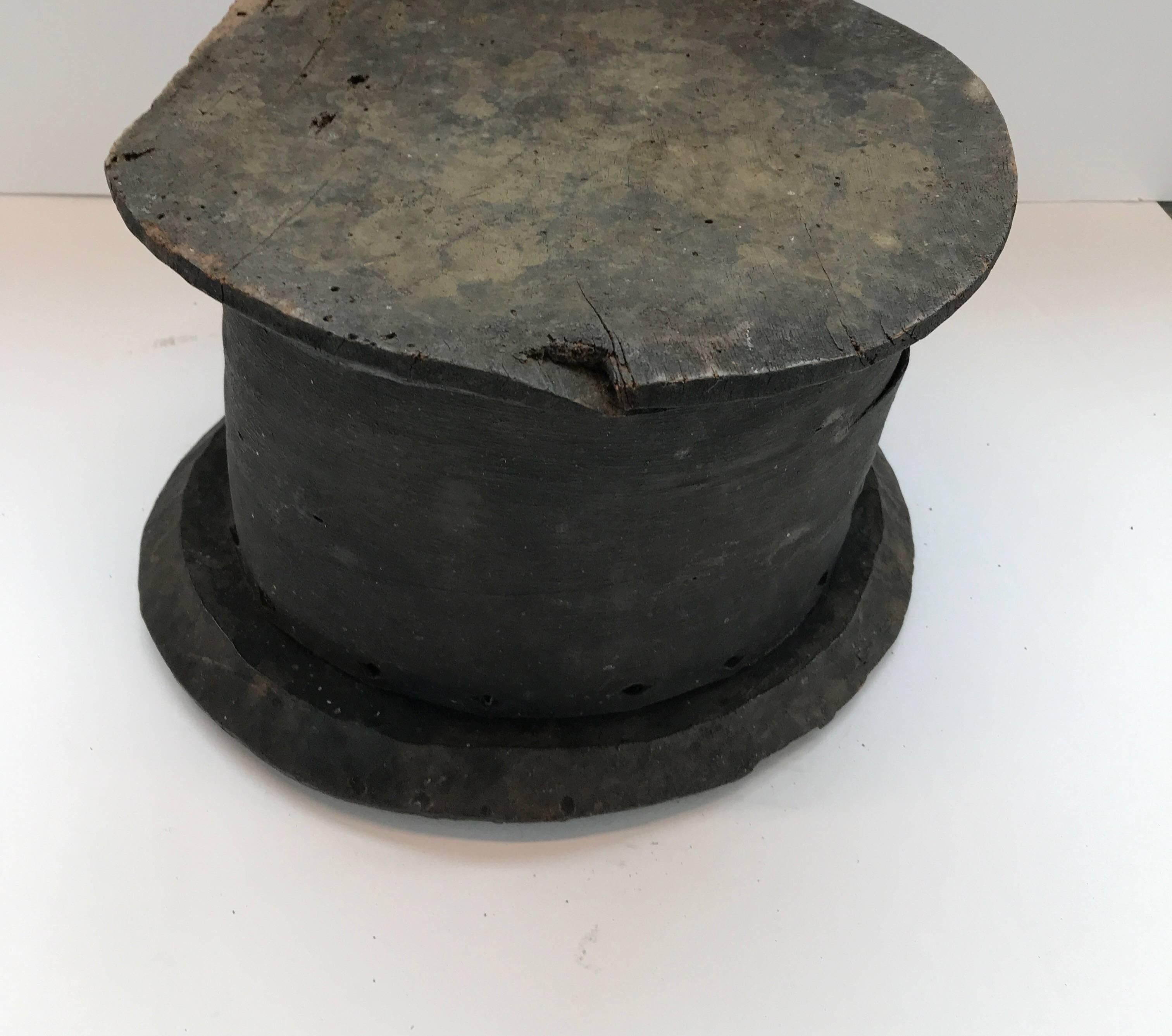 Early 20th Century Engraved African Lidded Food Storage Box In Good Condition In Chicago, IL