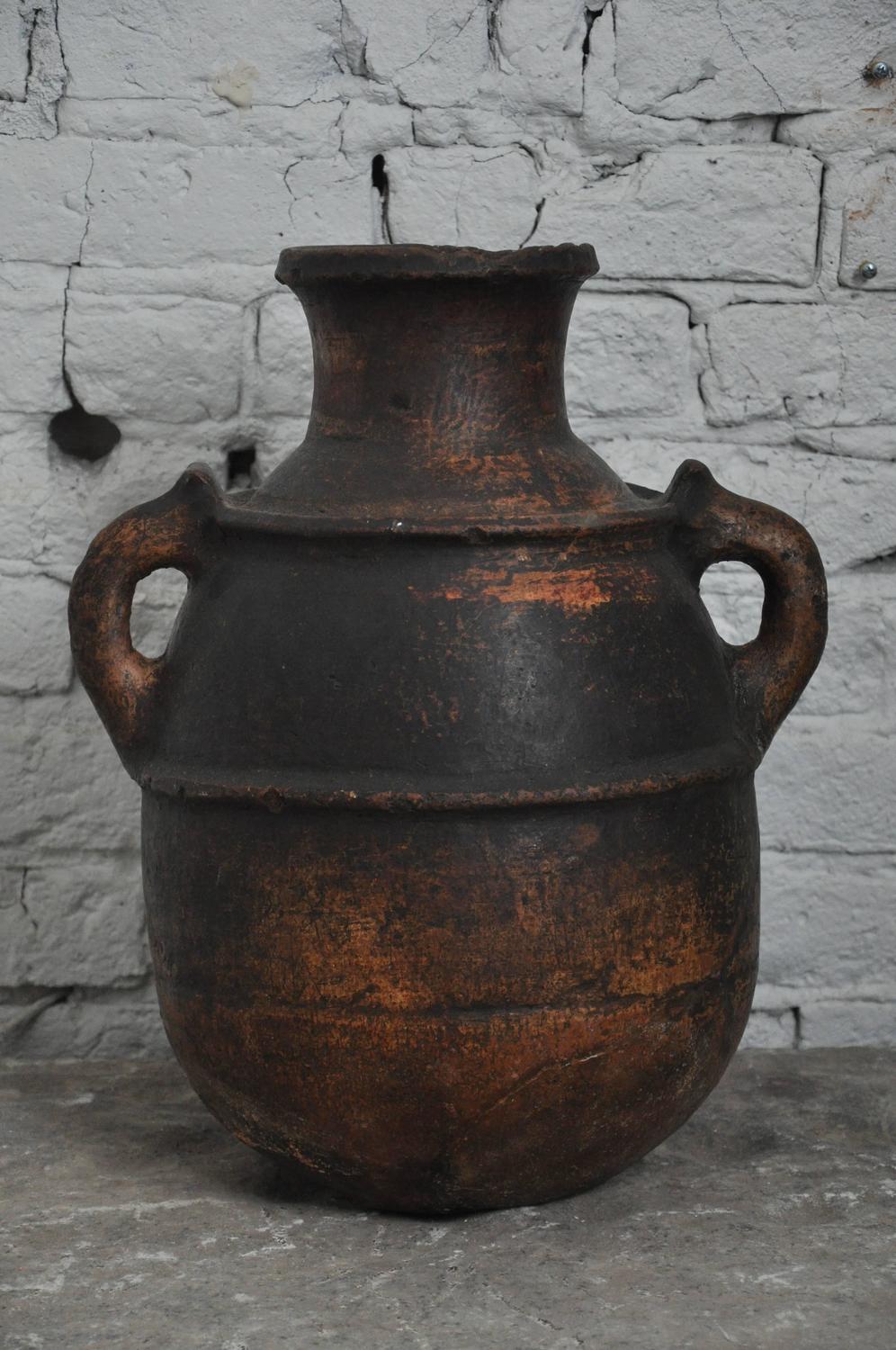 Late 19th Century Primitive Spanish Clay Pot For Sale at 1stdibs