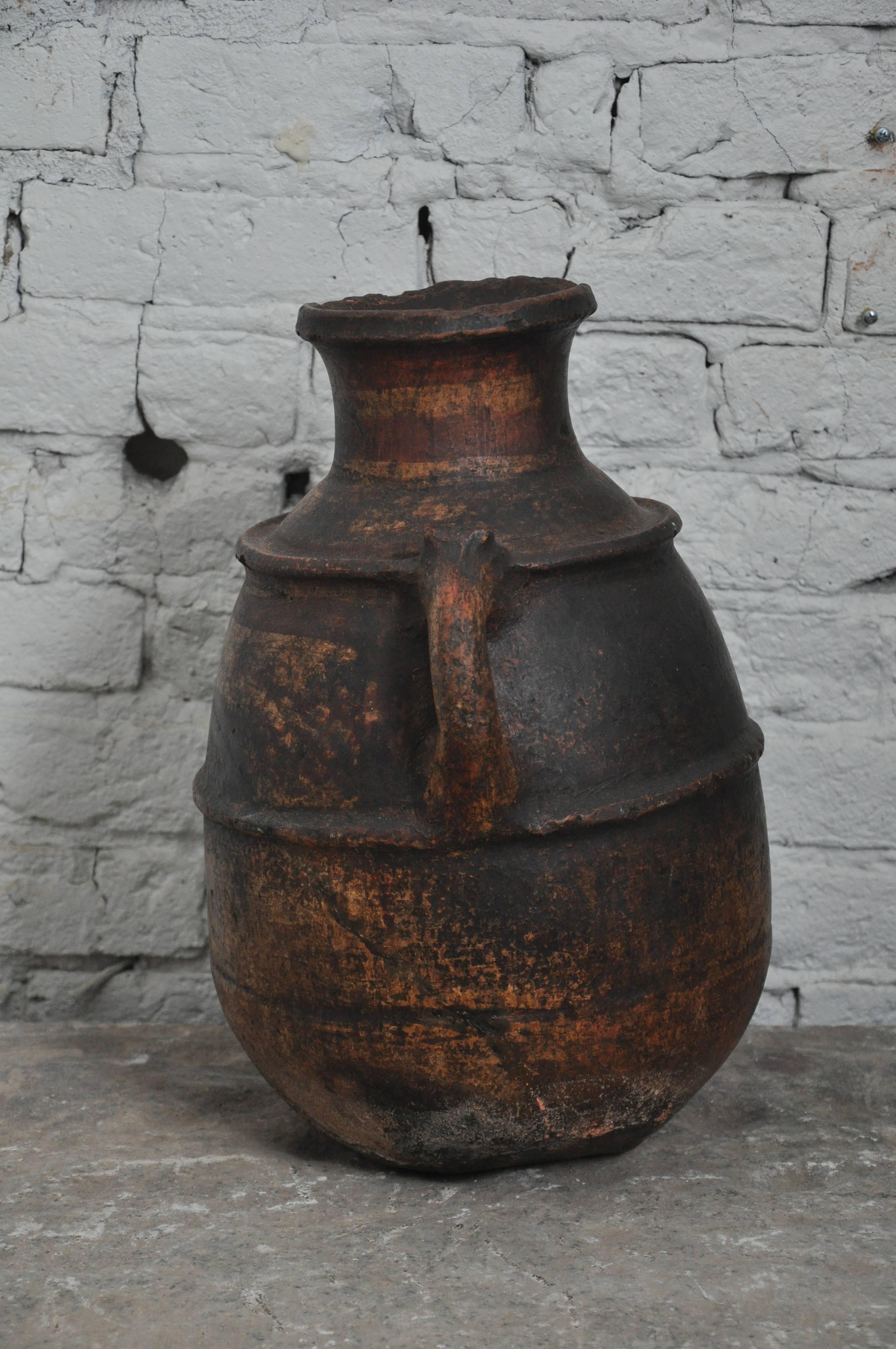 Late 19th Century Primitive Spanish Clay Pot In Good Condition For Sale In Chicago, IL