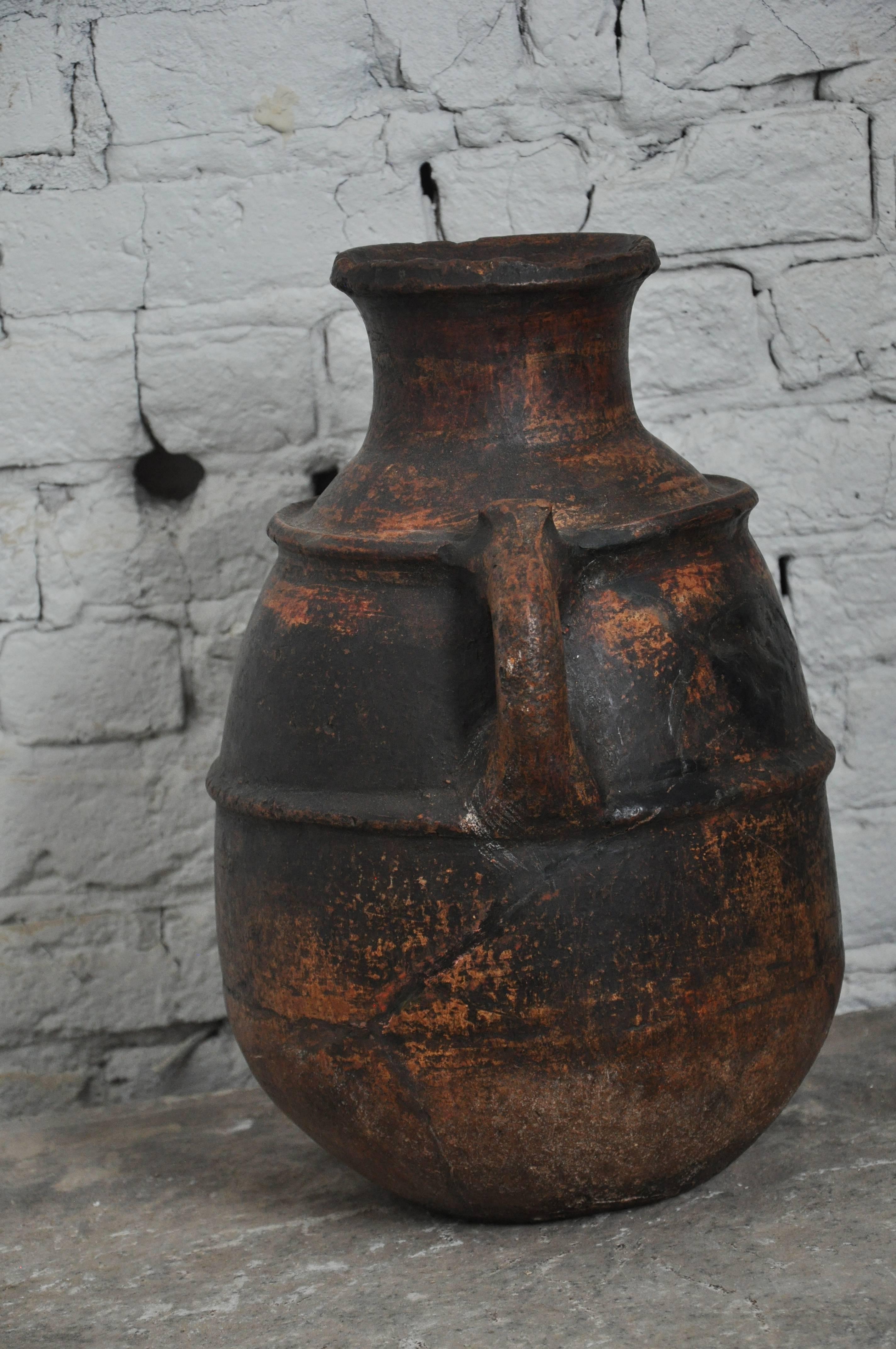 Late 19th Century Primitive Spanish Clay Pot For Sale 2
