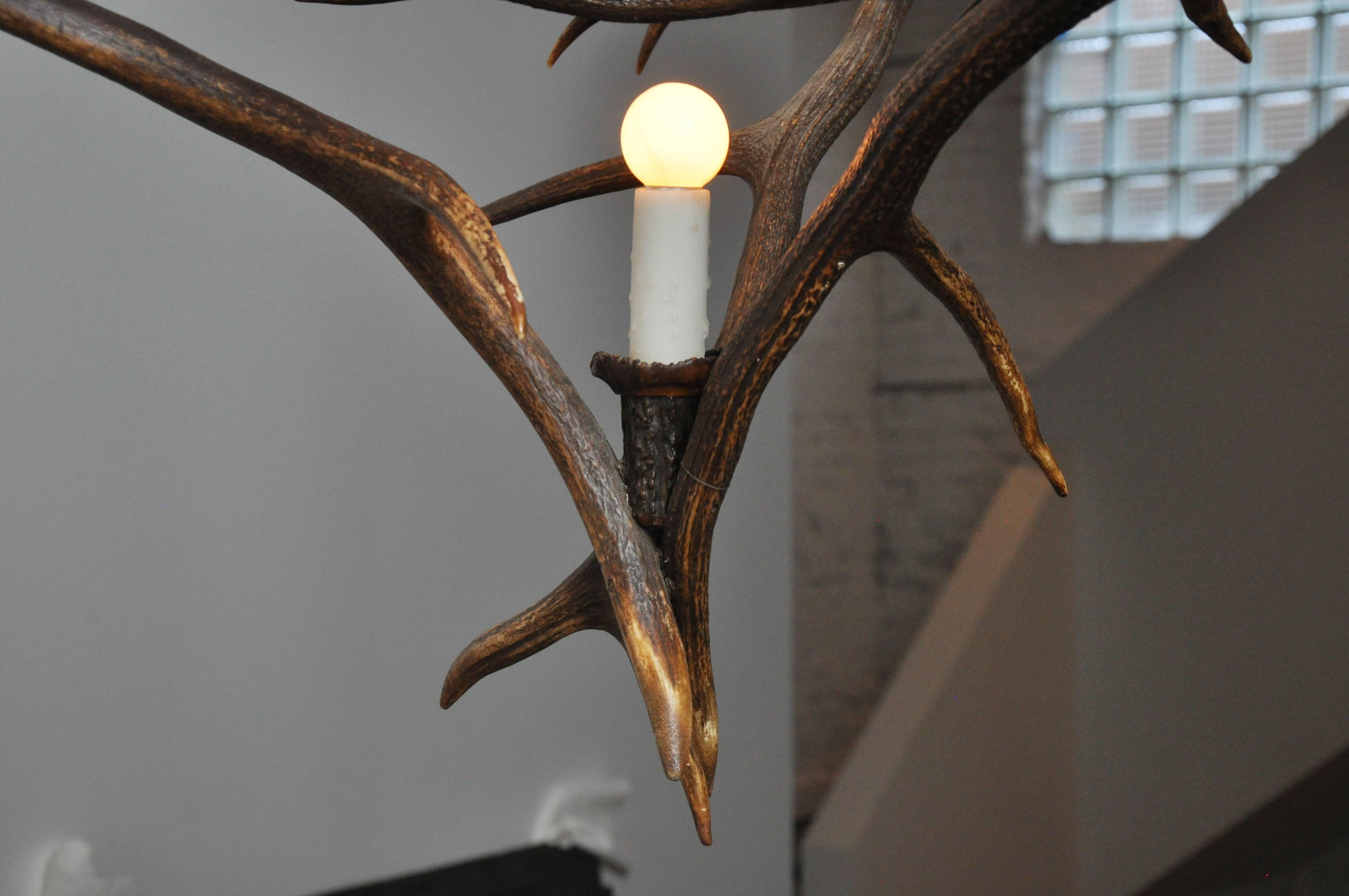 18th Century Bavarian Antler Chandelier Found in Germany In Good Condition For Sale In Chicago, IL
