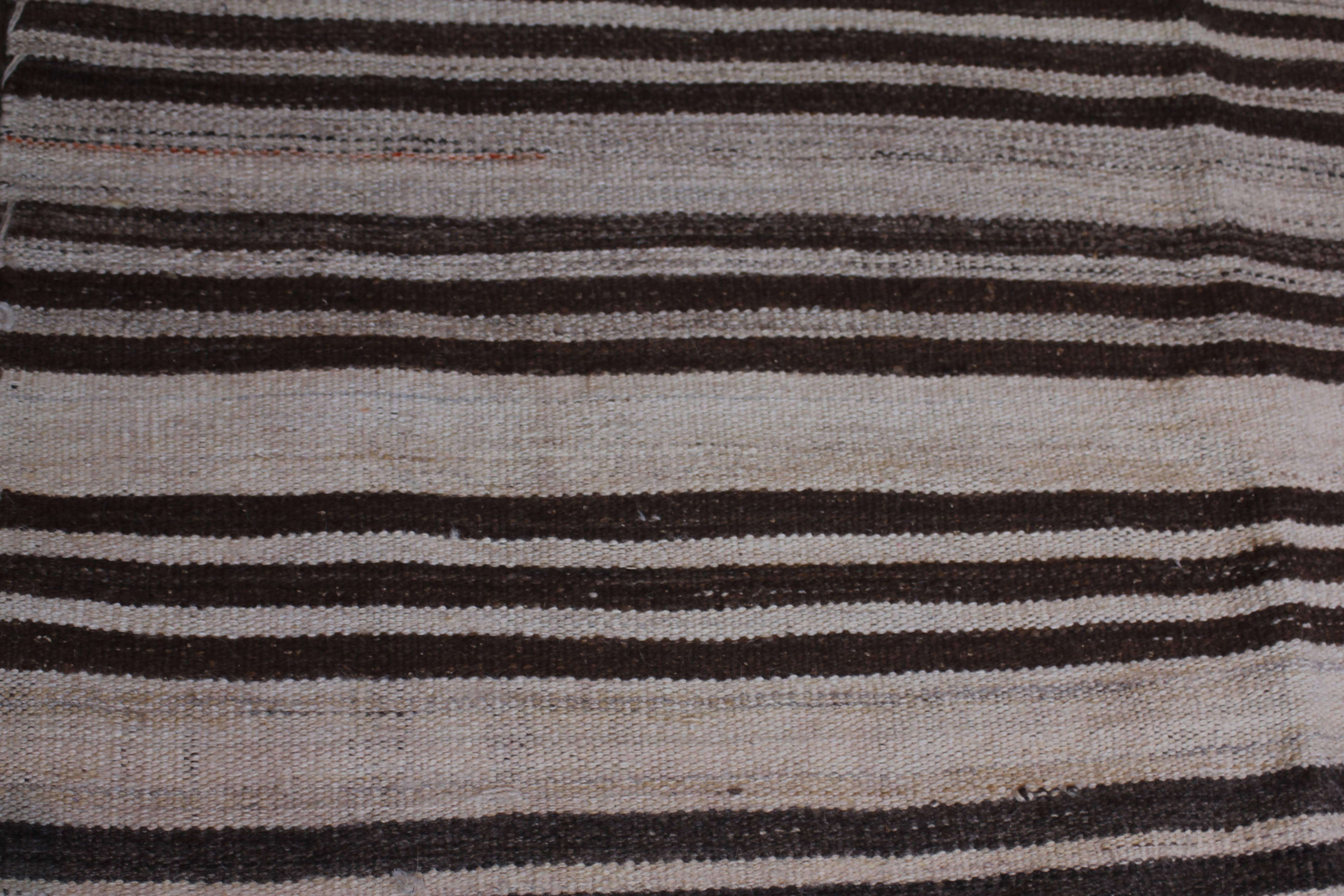 20th Century Turkish Striped Flat-Weave Kilim In Good Condition In Chicago, IL