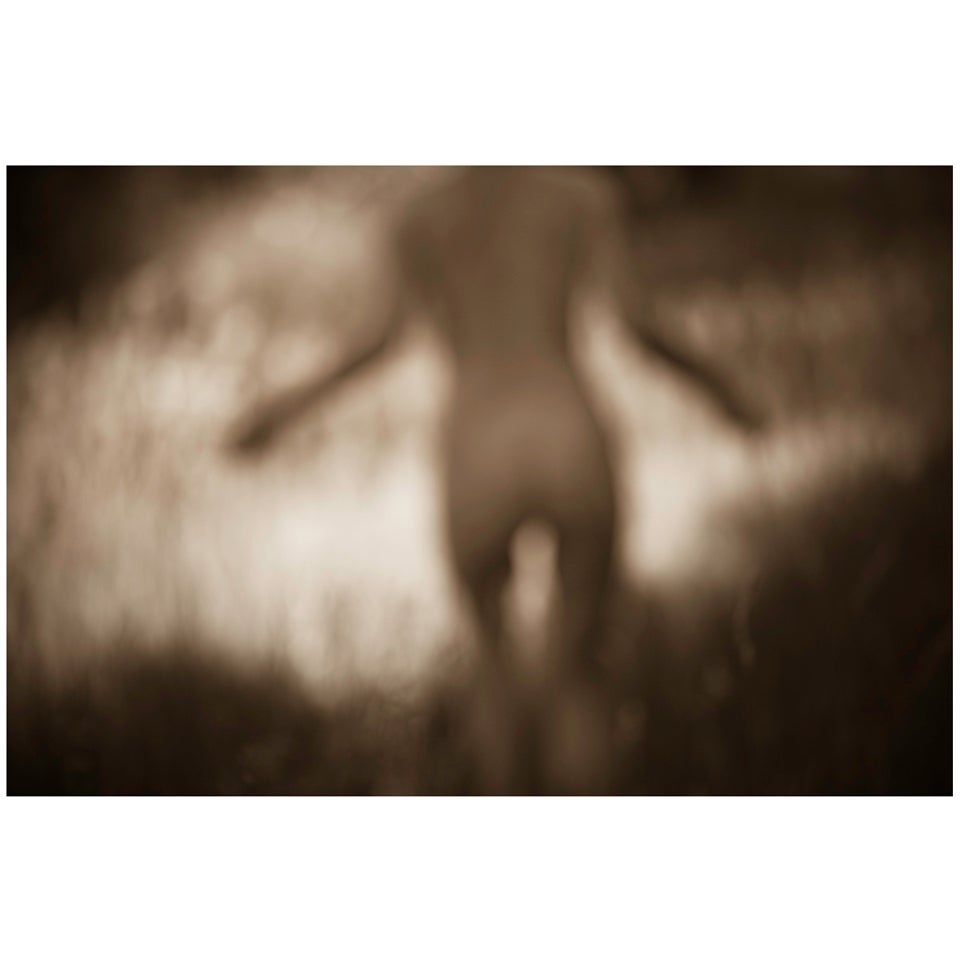 21. Jahrhundert Giclee Print Fotografie „“Nacktes Läufer“ von Janet Mesic Mackie