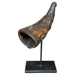 Late 19th Century Hand-Carved 'Thun Rwa'  Ritual Horn with Gold Inlay