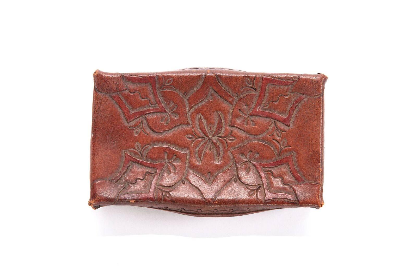 Early 20th Century Small Tooled Leather Box from Mexico For Sale 1