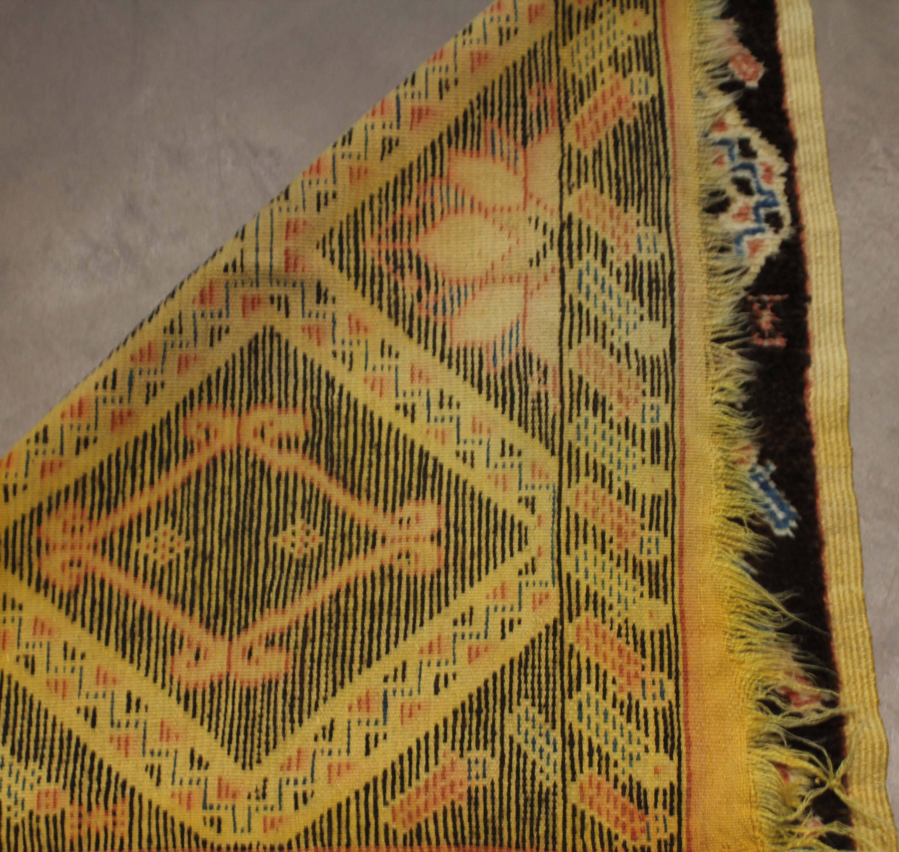 Marokkanischer Berberteppich aus dem frühen 20. Jahrhundert, gefunden im Atlasgebirge im Angebot 4