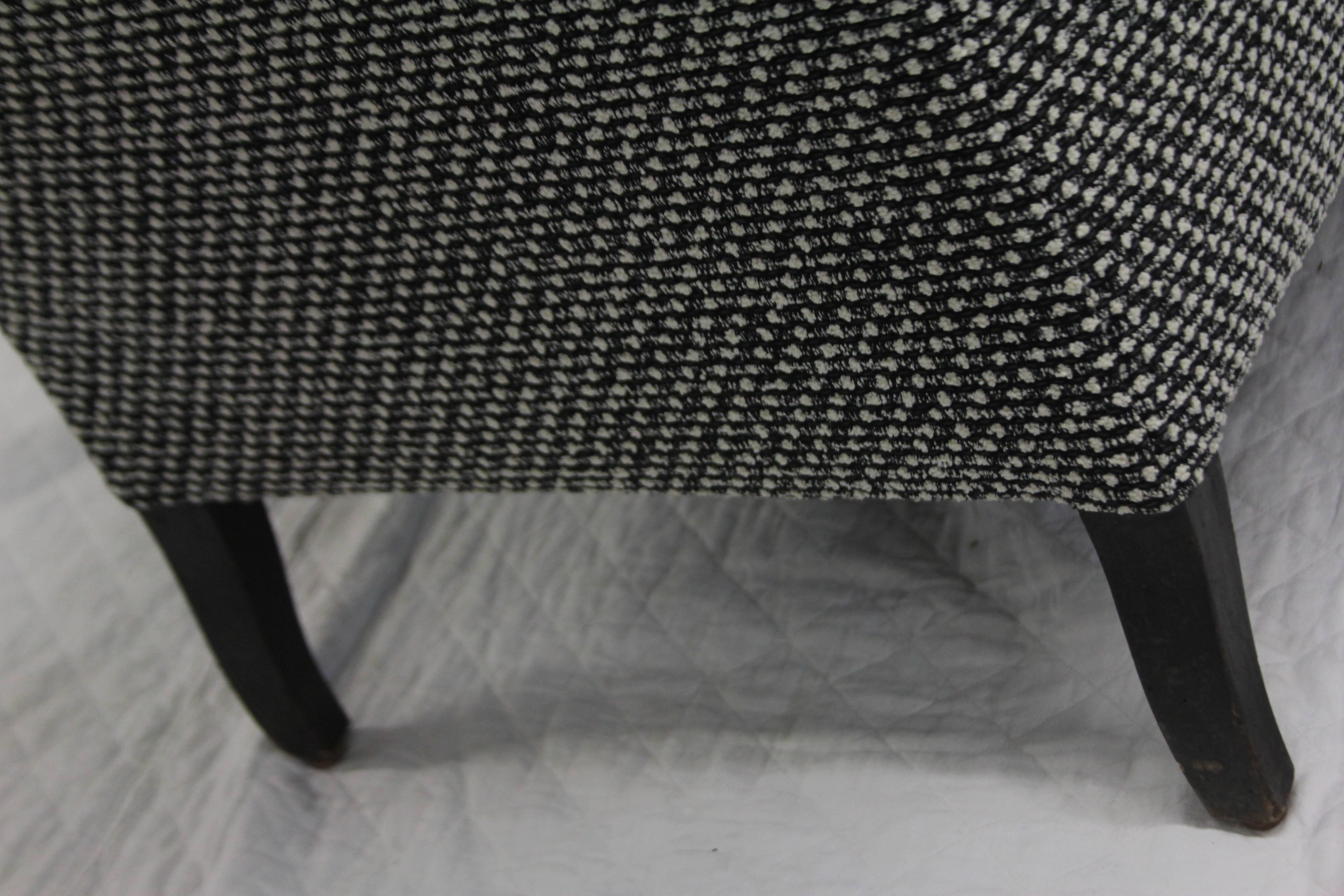 Late 19th Century Classic French Lounge Chair in Black and White Wool Fabric 7