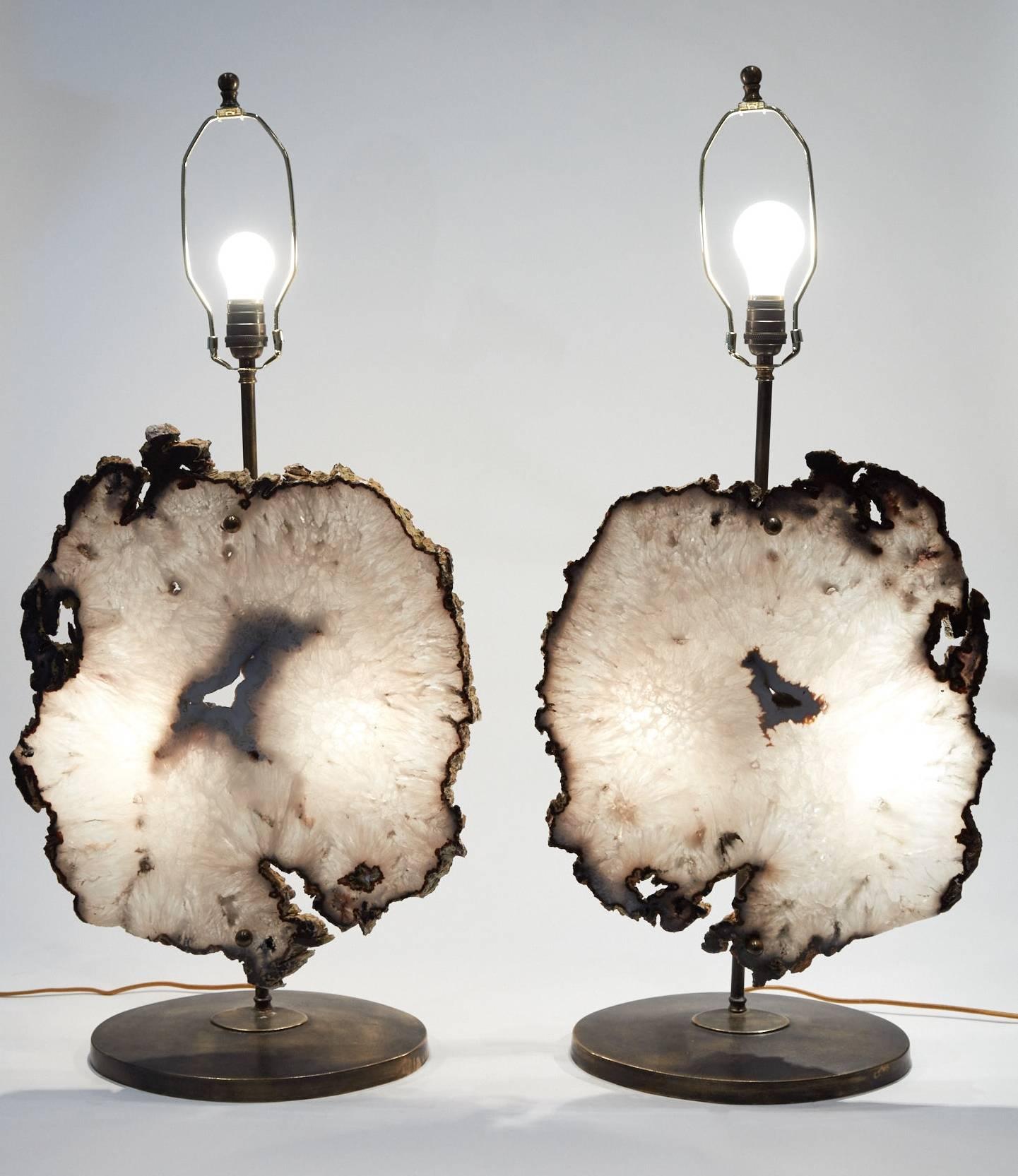 21st century of rare agate brass lamps
Brass is a pretty antiqued color and Agate pieces are authentic and extra large.
Newly made 



Dimensions: 34.5