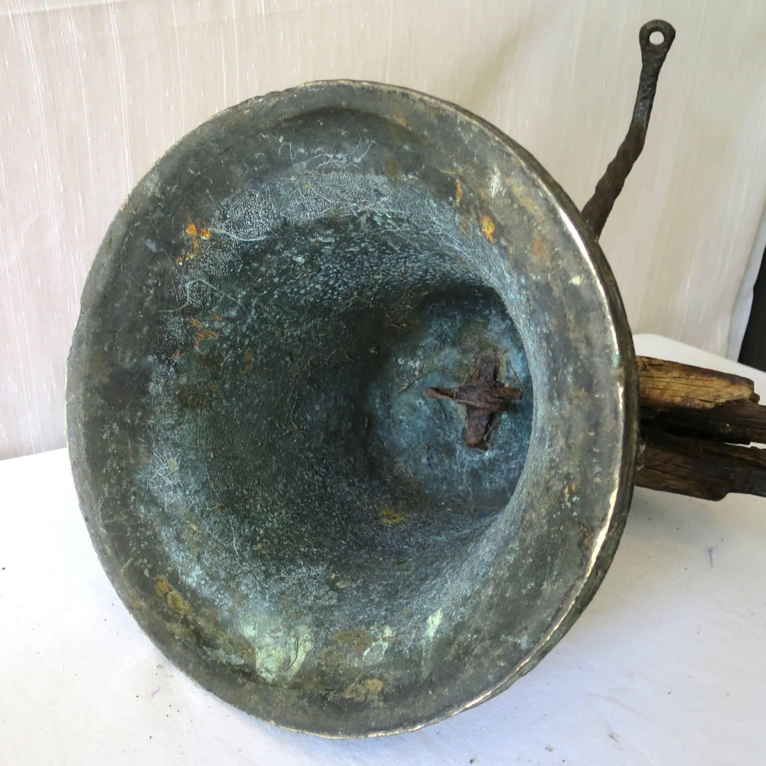 Early 19th Century Property Bronze Airin Bell Dated 1815 with its Wrought Iron Top and Wood Beam For Sale