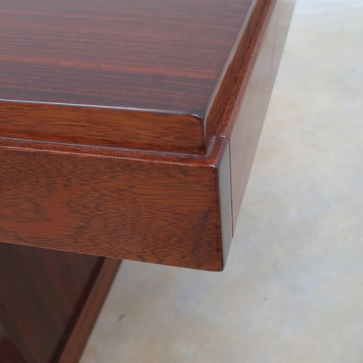 Art Deco Table in Mahogany 2