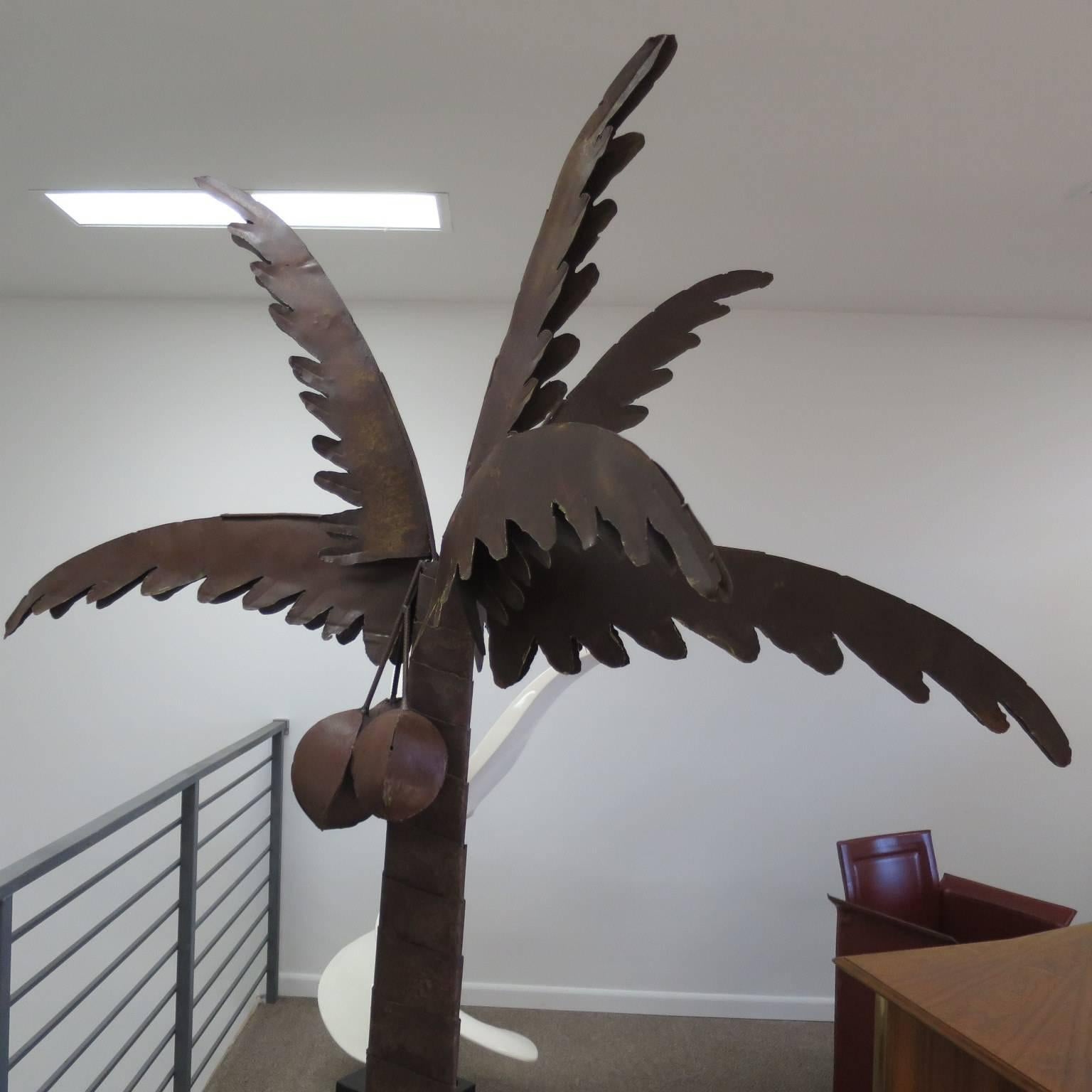 Very unusual sculpture in patined iron. Semi gloss finished patina.
Each palm leaf goes a part.
Metal work
Decorative Brutalist piece.
 