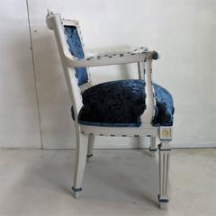 Italienische Louis-XVI-Sessel des 19. Jahrhunderts mit Samtpolsterung