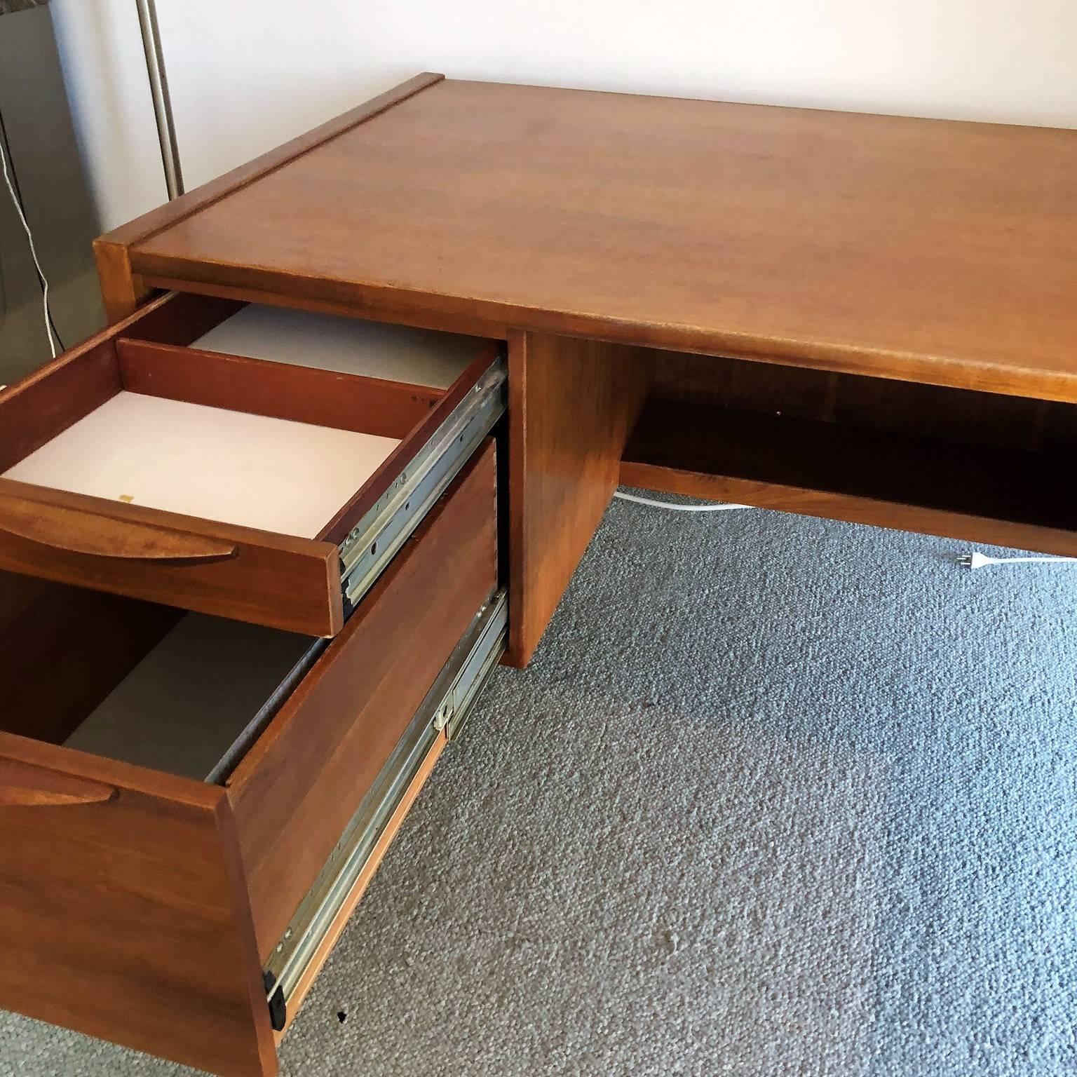 American Mid-Century Modern Desk with a Side Extension by Jens Risom