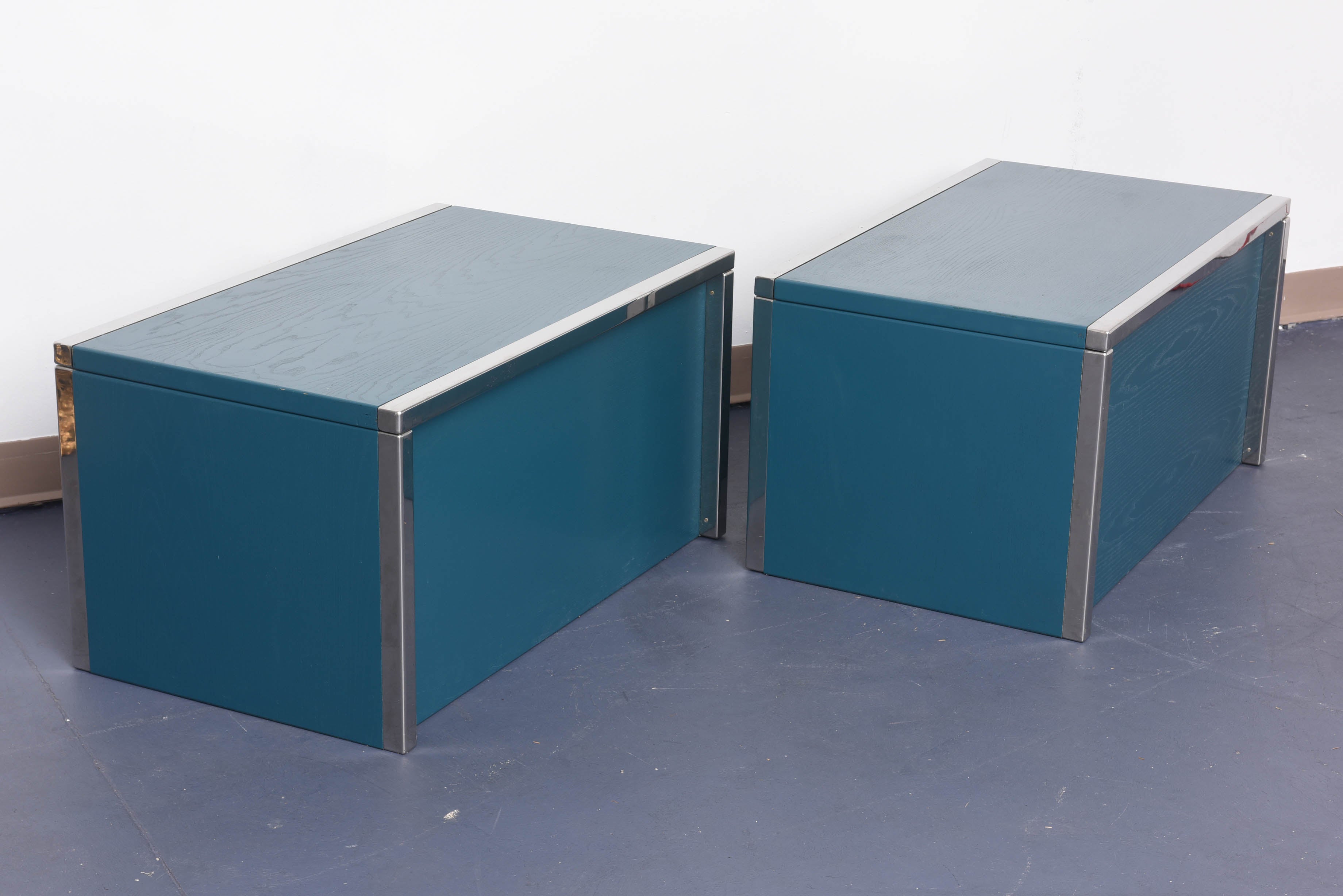 Late 20th Century Pair of Midcentury Modern wood Chests
