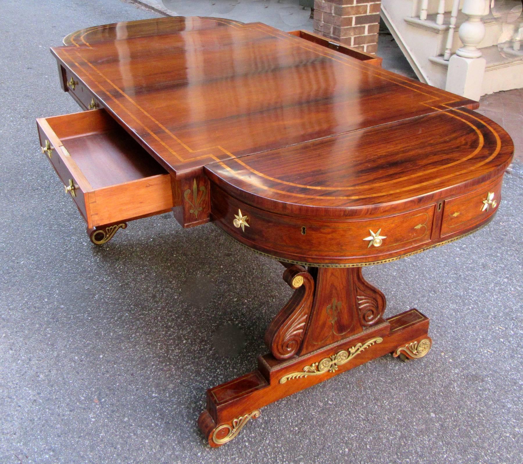 19th Century English Regency Rosewood Sofa Table Attributed to Gillows In Excellent Condition In Charleston, SC