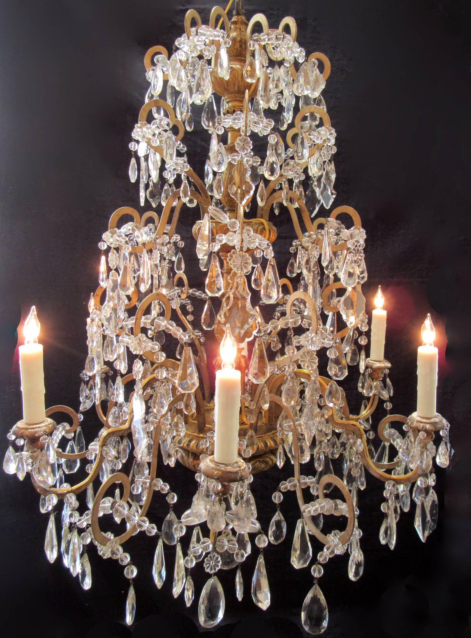 18th Century Italian Genoese Chandelier with Finely Carved Giltwood and Crystal 1