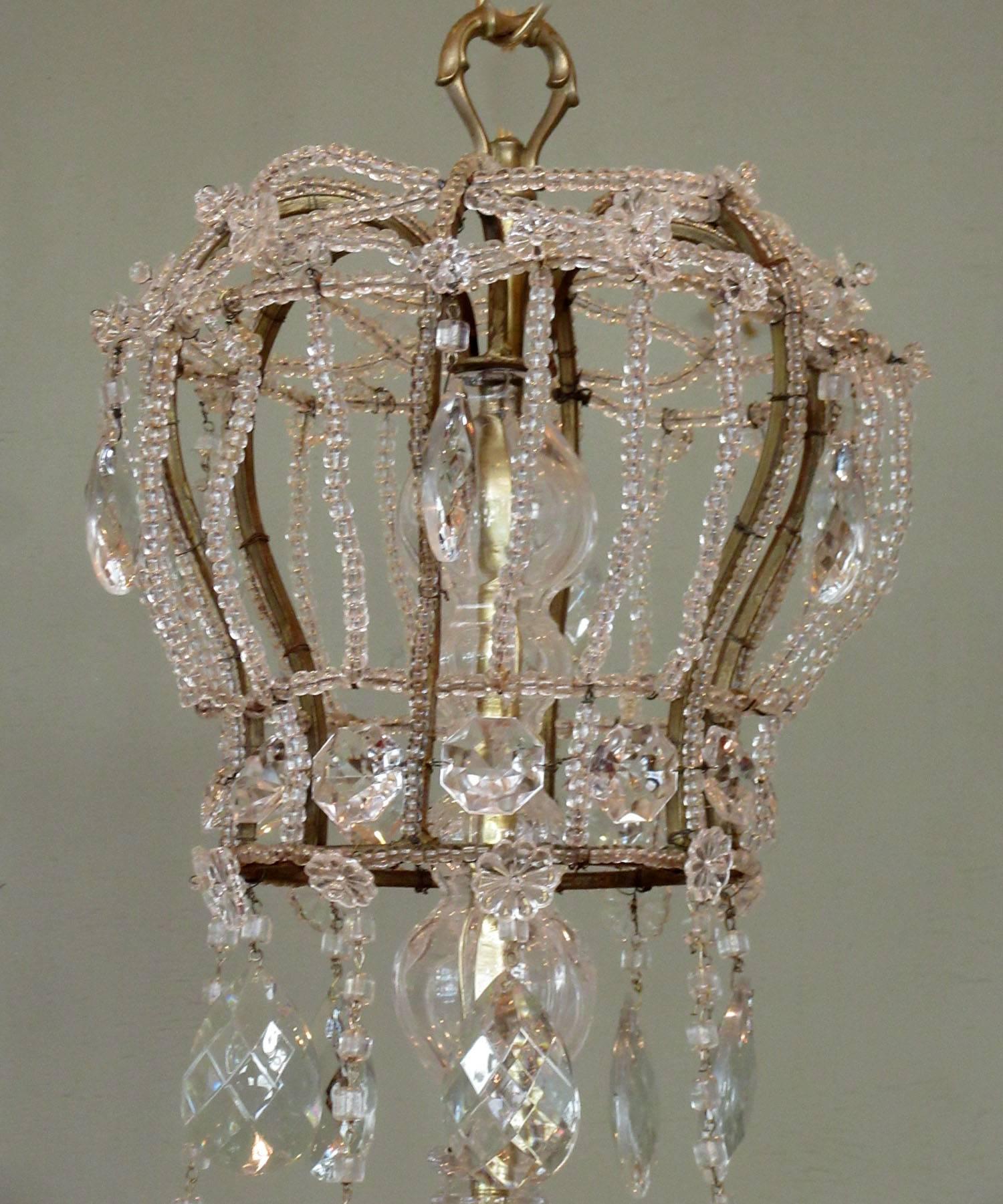Neoclassical Early 20th Century Italian Crystal and Brass Coronation Chandelier For Sale