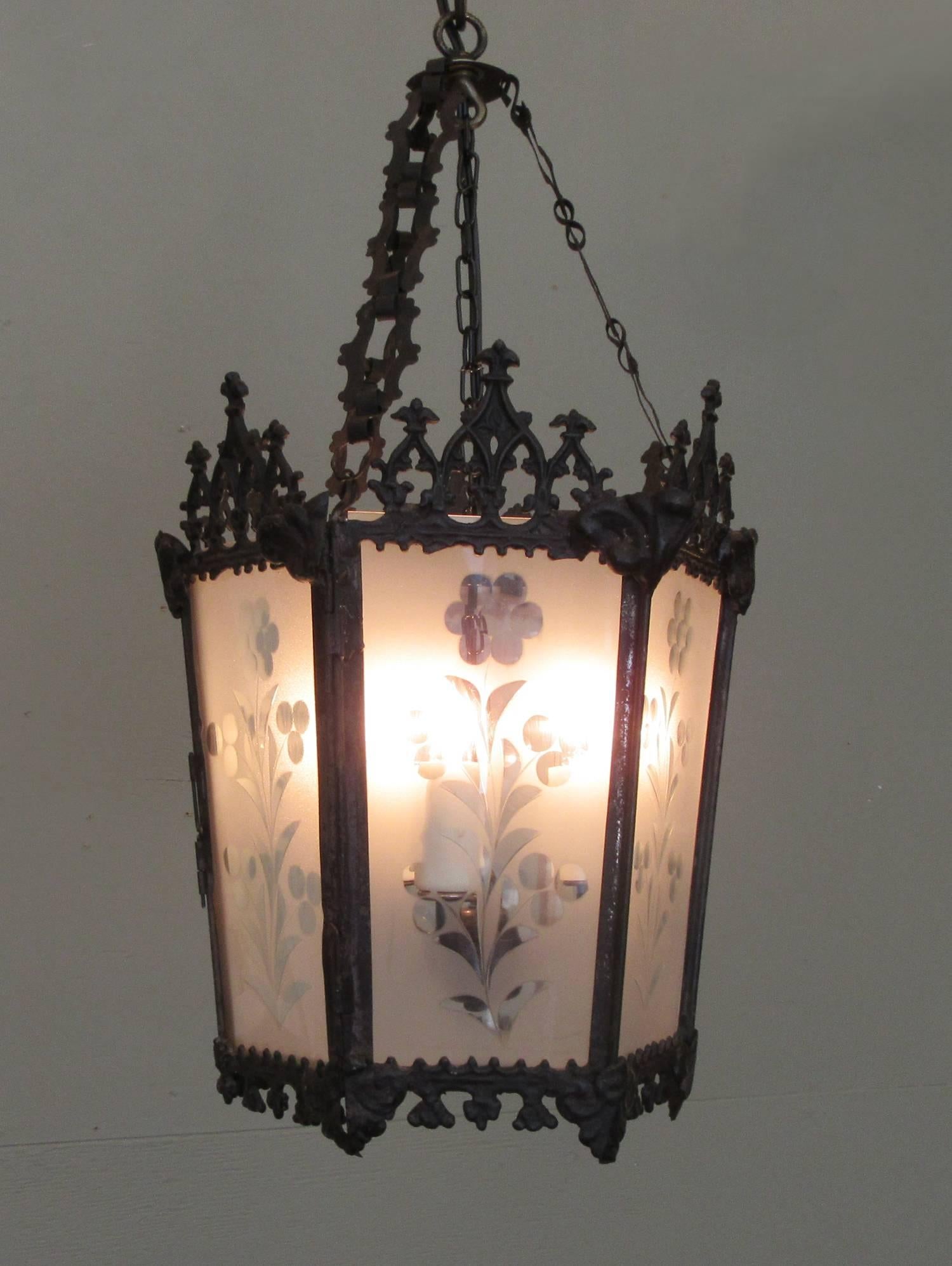 Mid-19th Century New Orleans Gothic Ebonized Brass Lantern In Good Condition For Sale In Charleston, SC