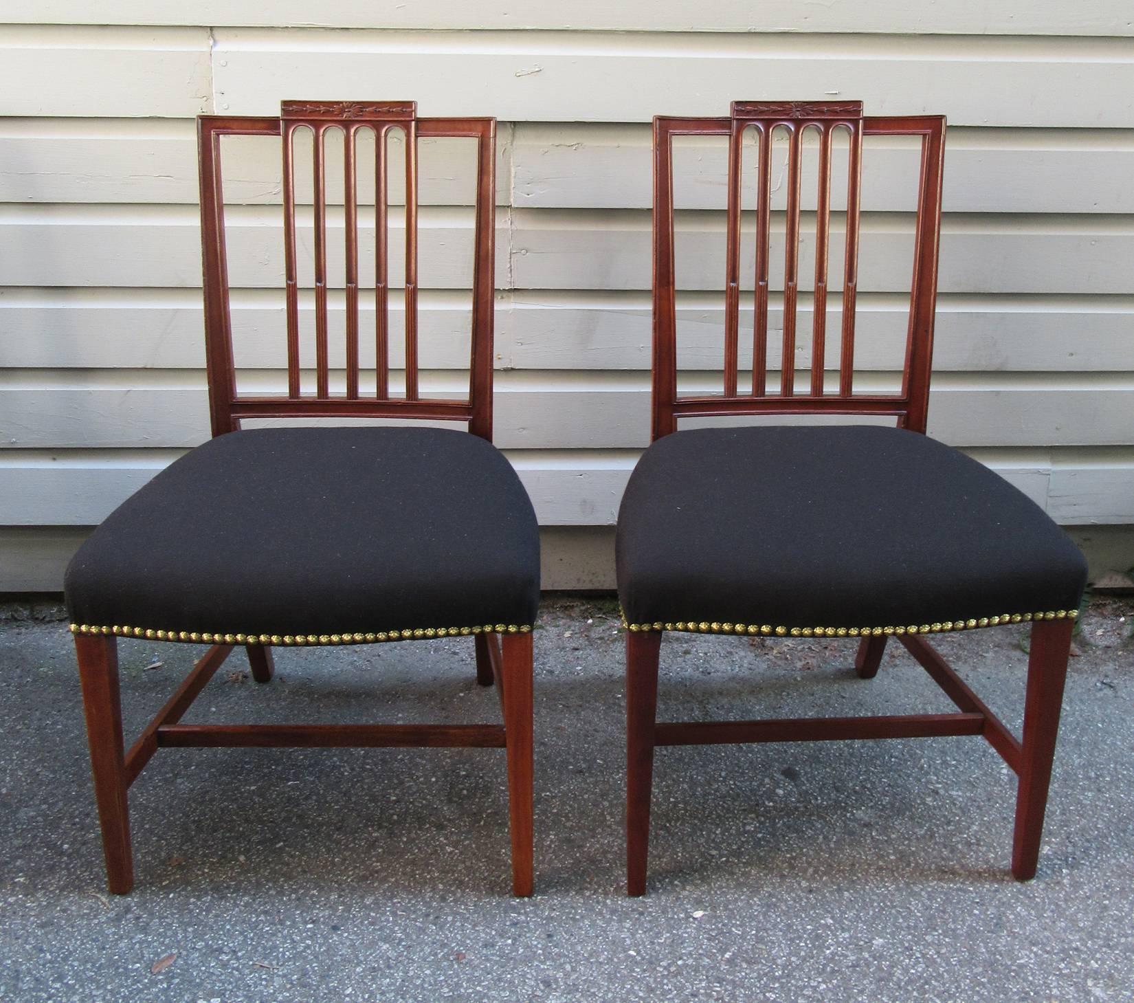 Set of Eight Late 18th Century English Hepplewhite Mahogany Dining Chairs 2