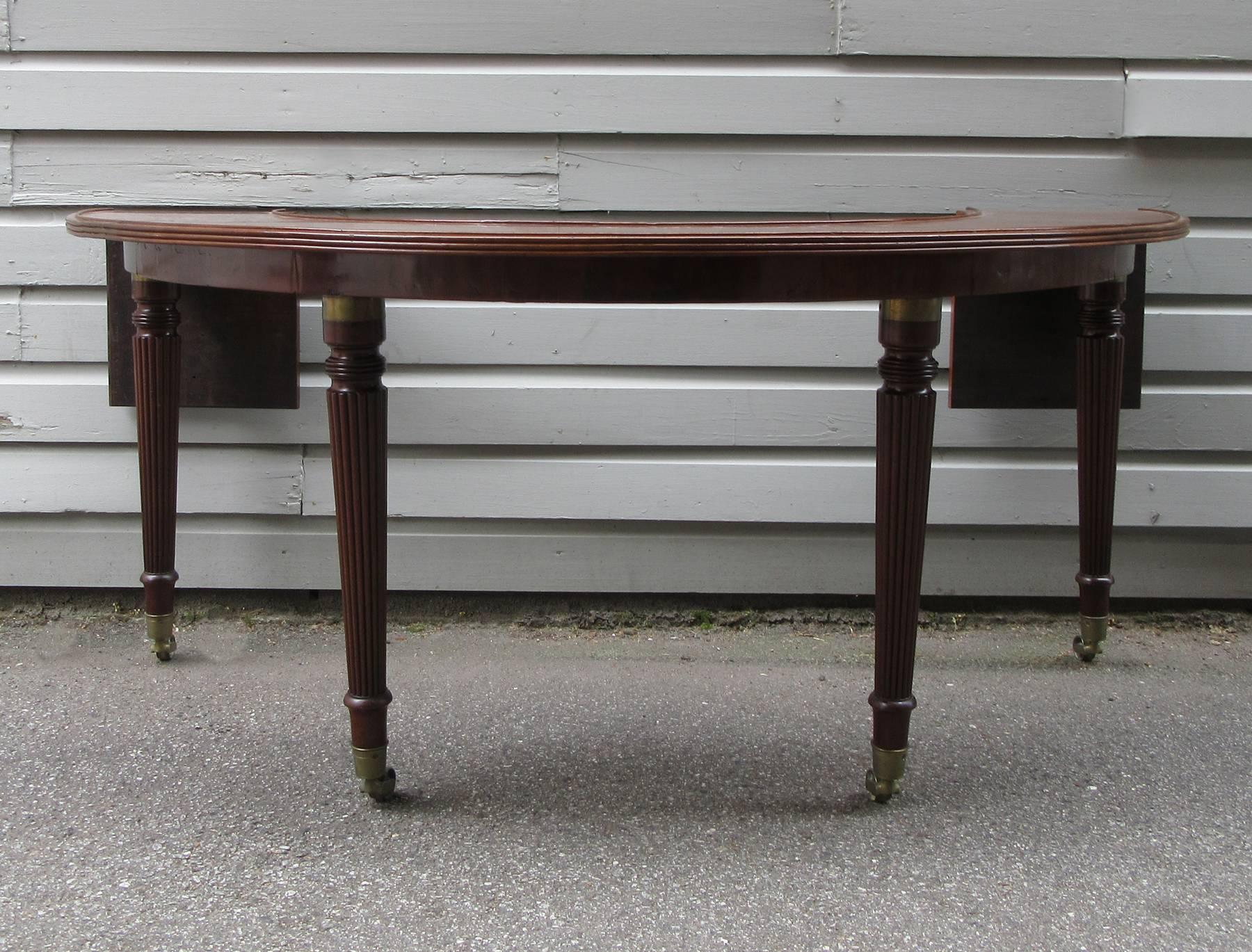 Early 19th Century English Regency Mahogany Social Table Attributed to Gillows For Sale 4