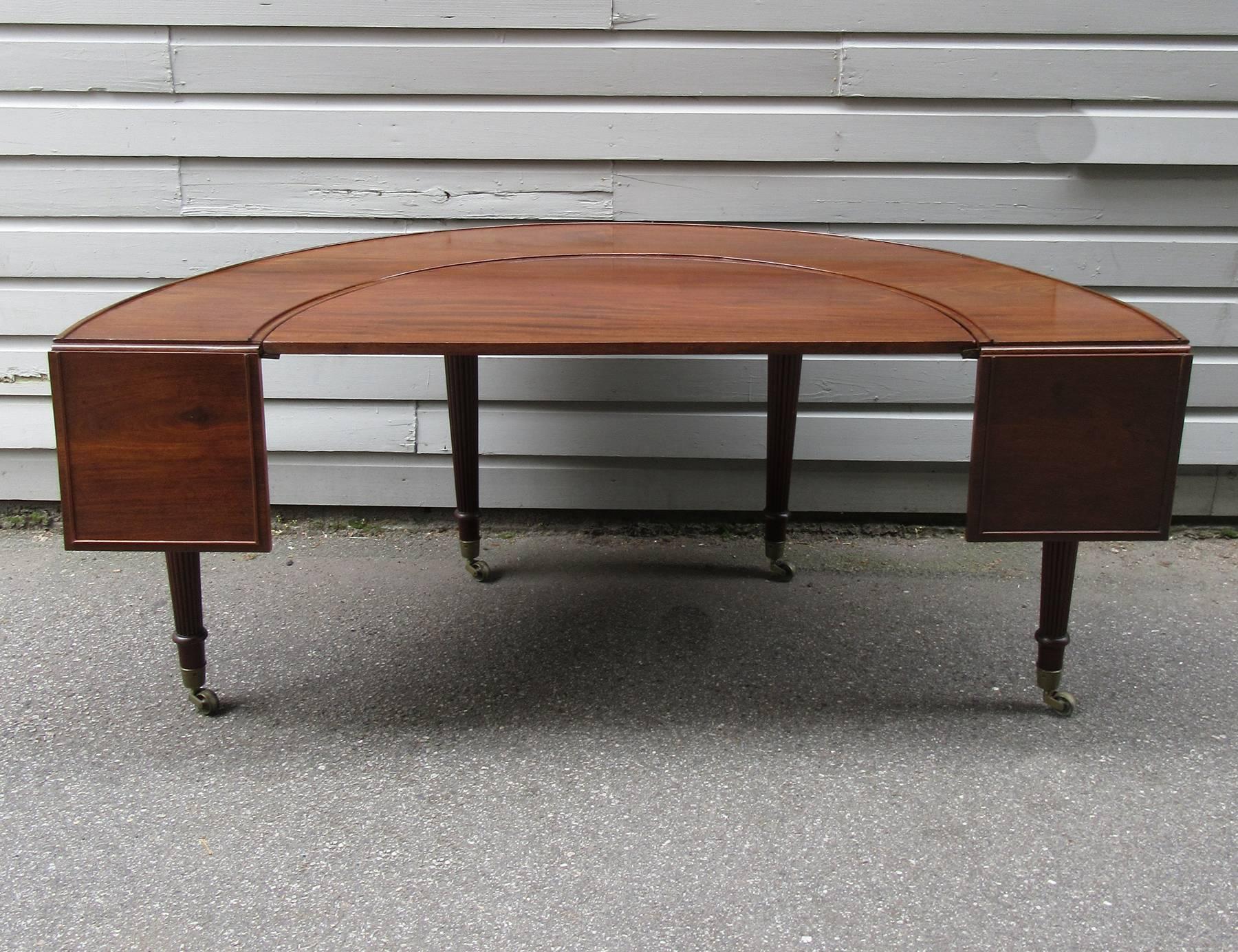 Early 19th Century English Regency Mahogany Social Table Attributed to Gillows In Good Condition For Sale In Charleston, SC