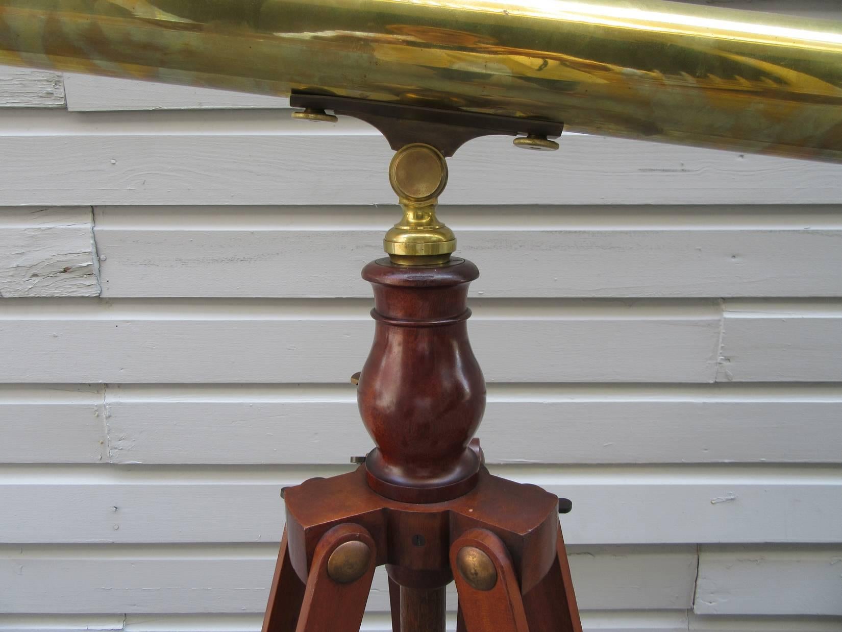 Late 19th Century French E.Vion Paris Brass and Mahogany Telescope In Excellent Condition In Charleston, SC