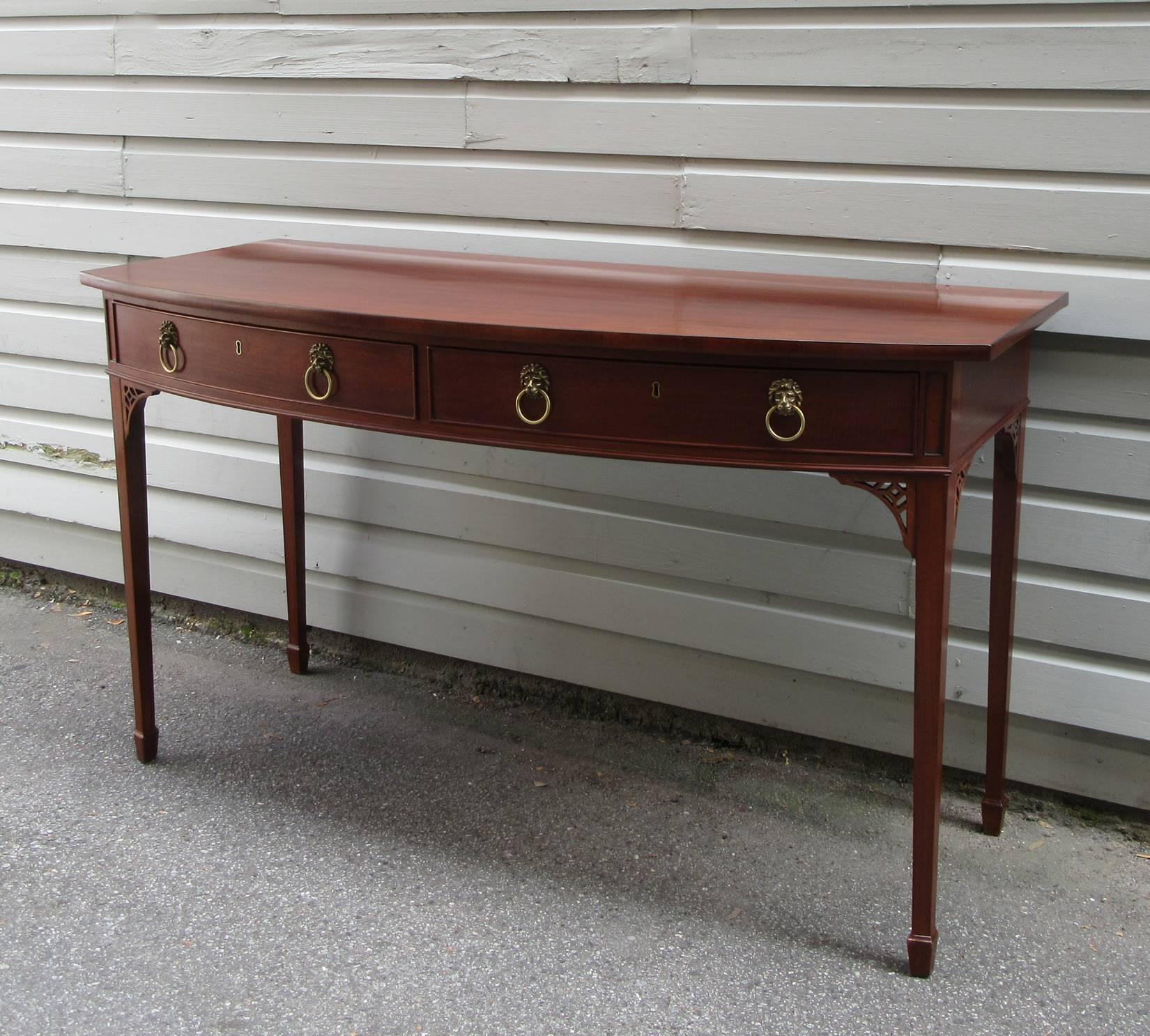 Early 19th Century English Hepplewhite Mahogany Bowfront Serving Table 4