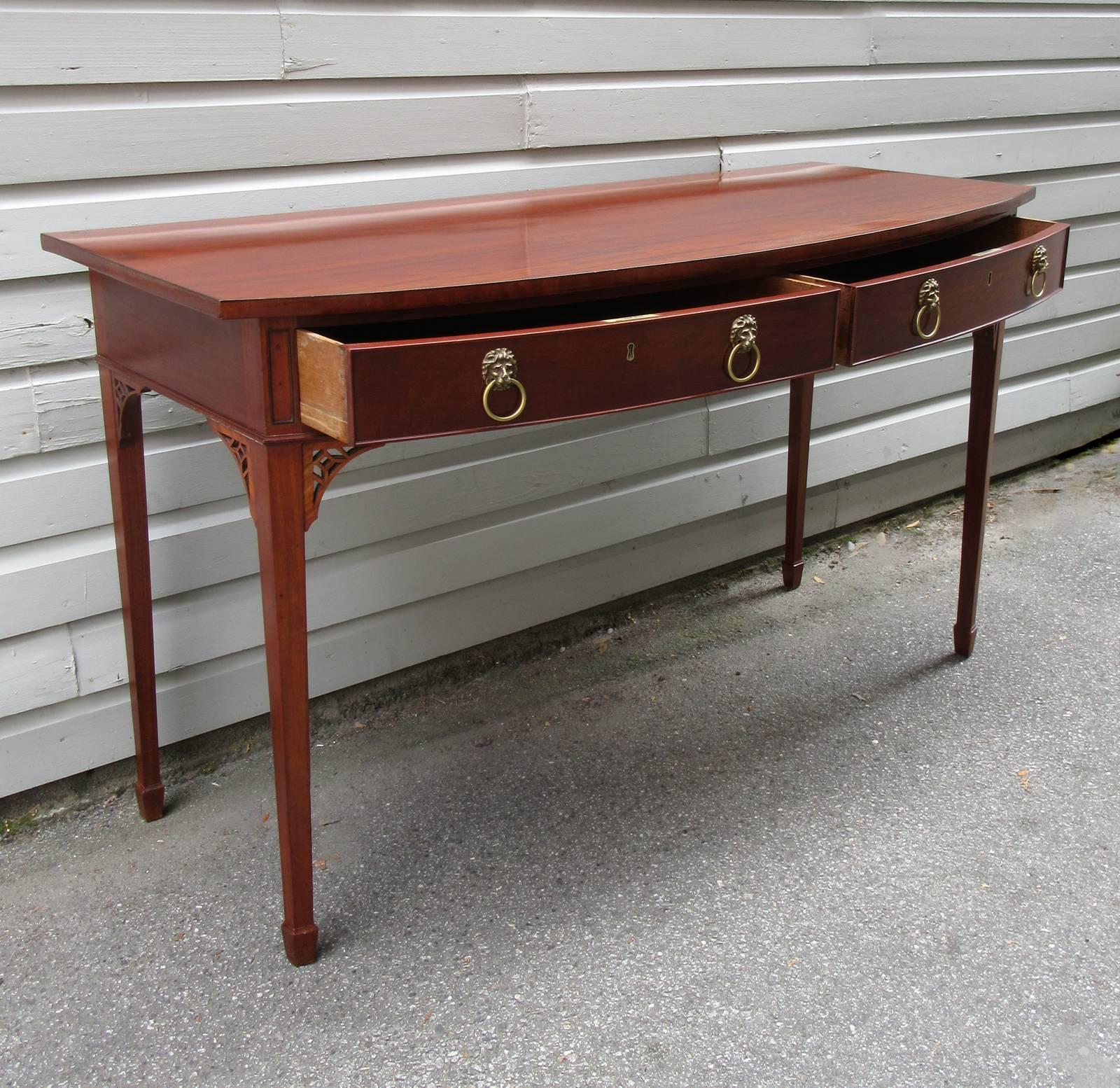 Early 19th Century English Hepplewhite Mahogany Bowfront Serving Table 3