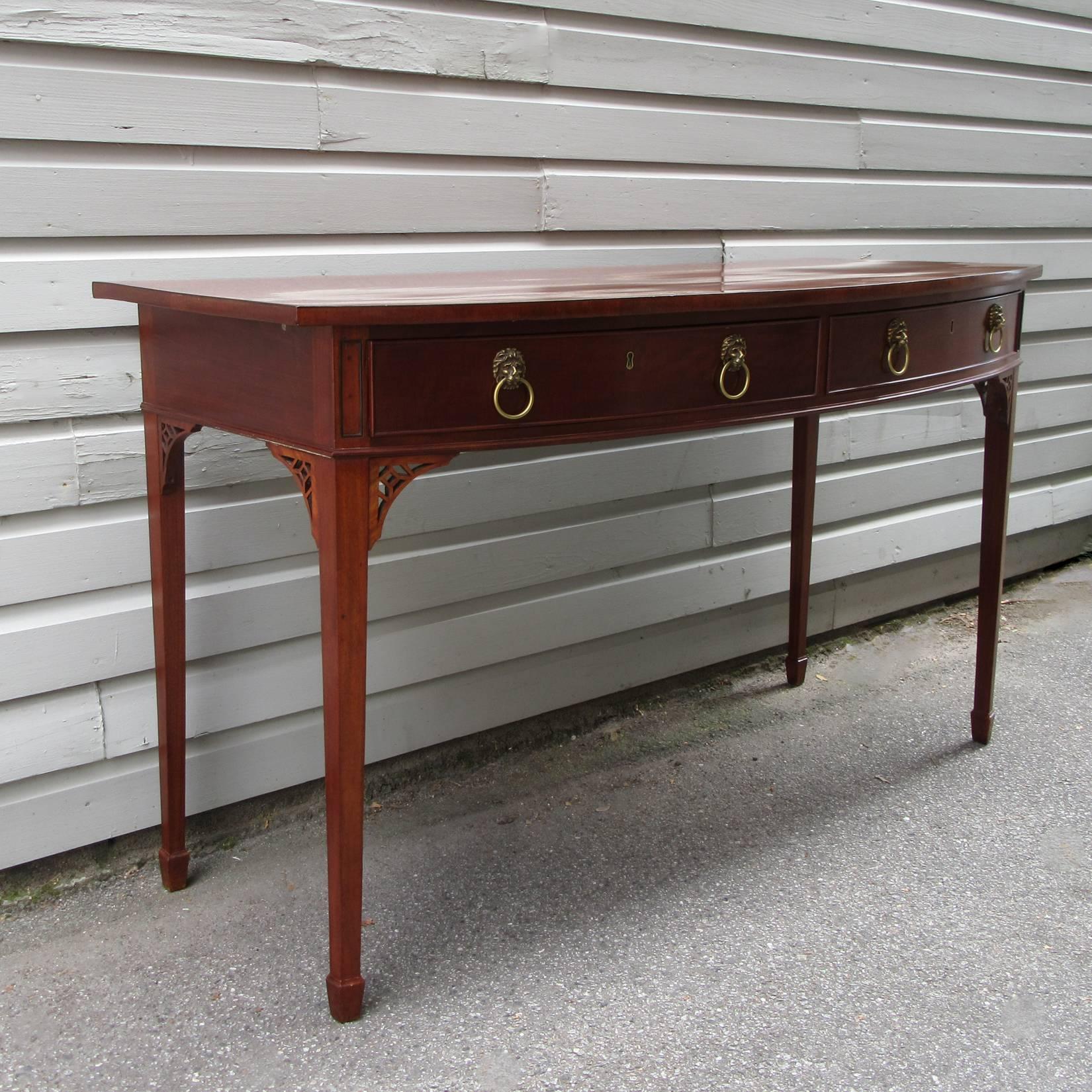 Early 19th Century English Hepplewhite Mahogany Bowfront Serving Table 6