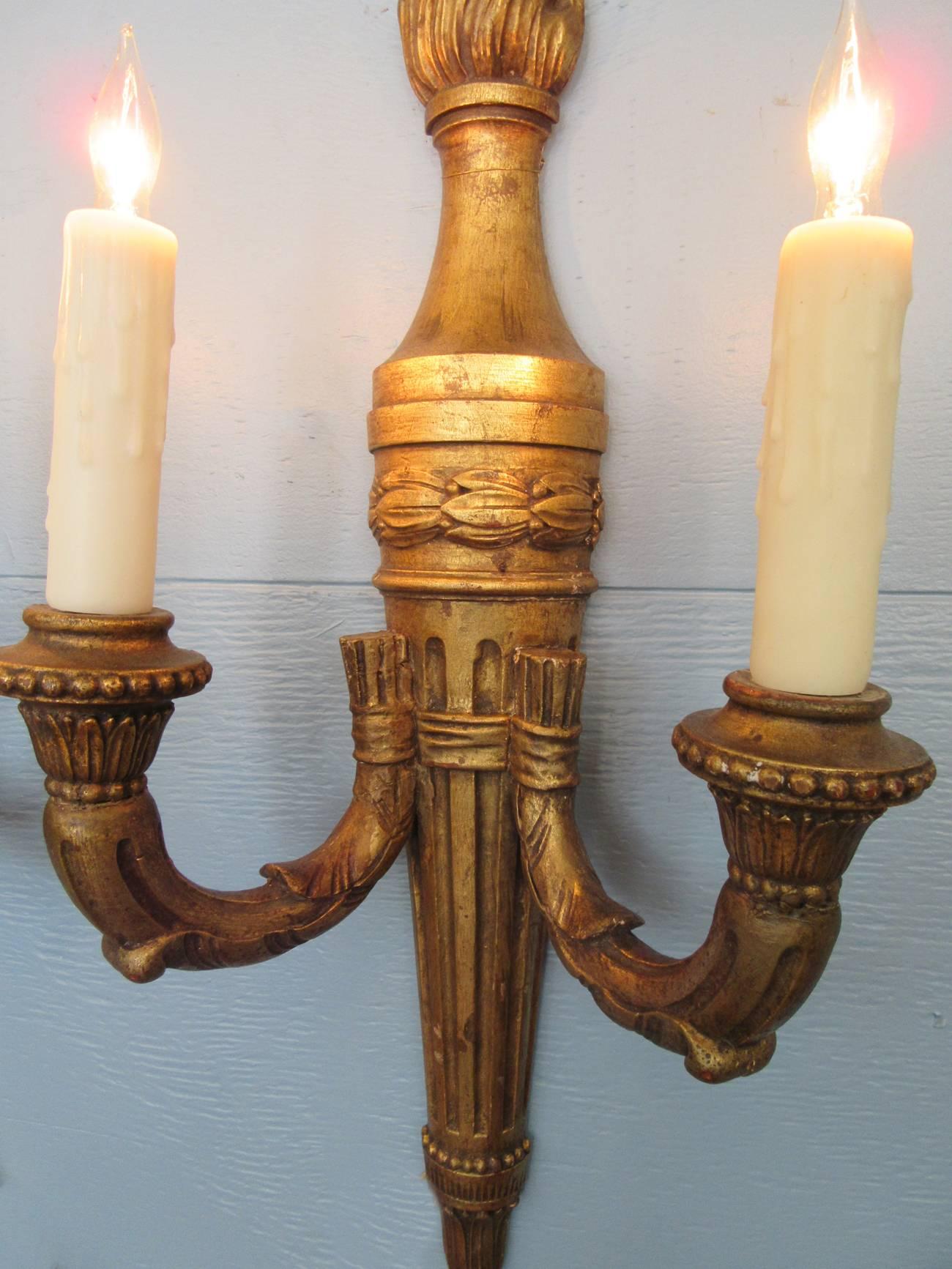 Pair of Early 20th Century Italian Neoclassical Giltwood Torchiere Sconces 2