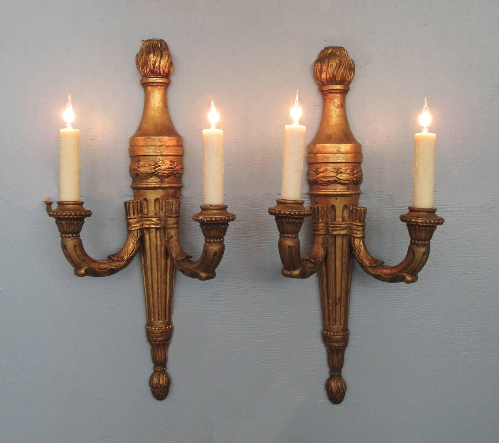 Pair of Early 20th Century Italian Neoclassical Giltwood Torchiere Sconces 3