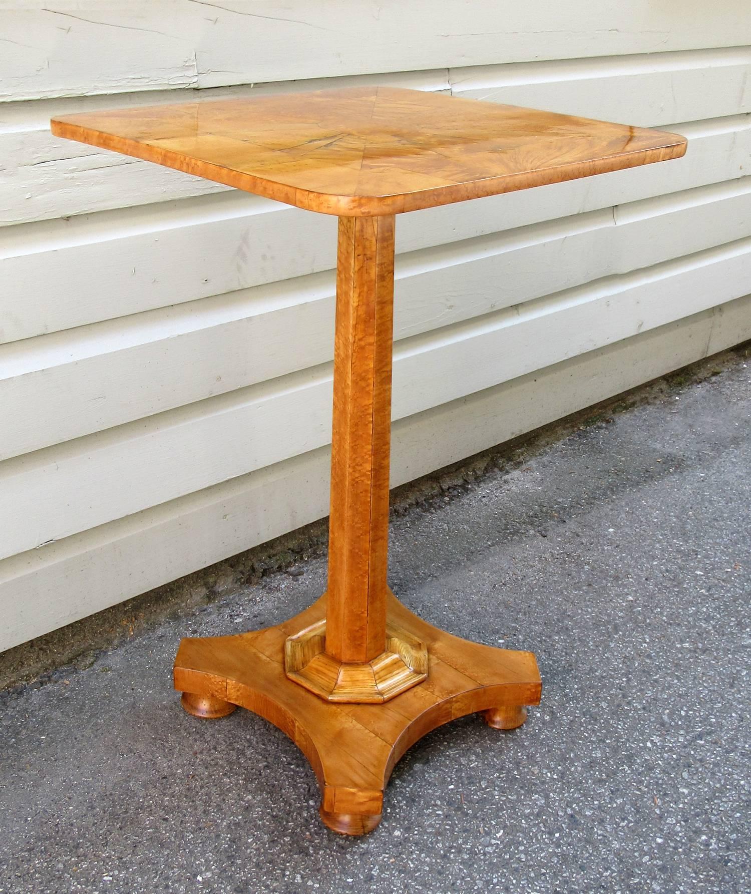 19th Century English Regency Birdseye Maple Occasional Pedestal Table 2