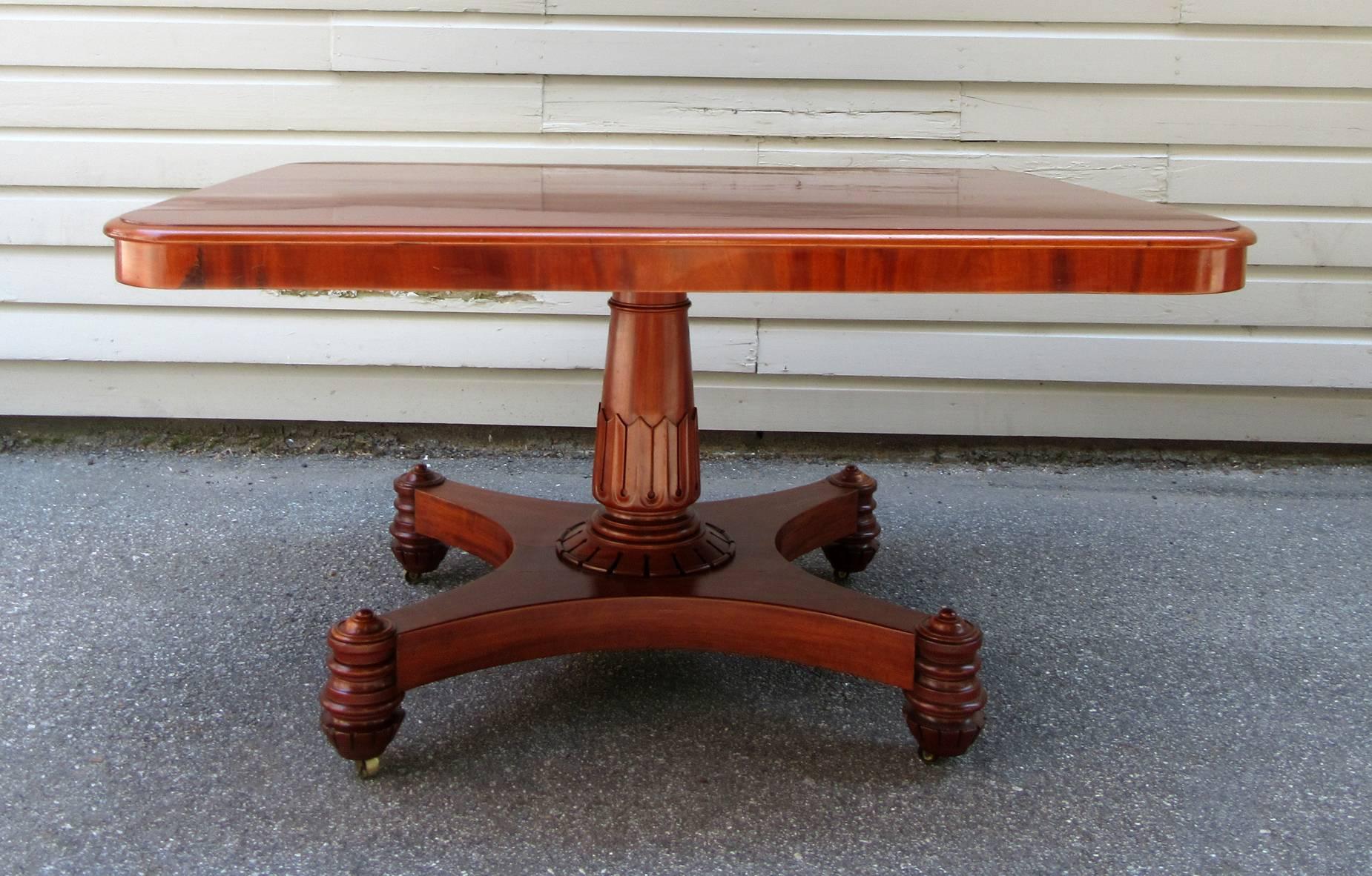 Early 19th Century English Regency Mahogany Tilt-Top Breakfast Table In Good Condition For Sale In Charleston, SC