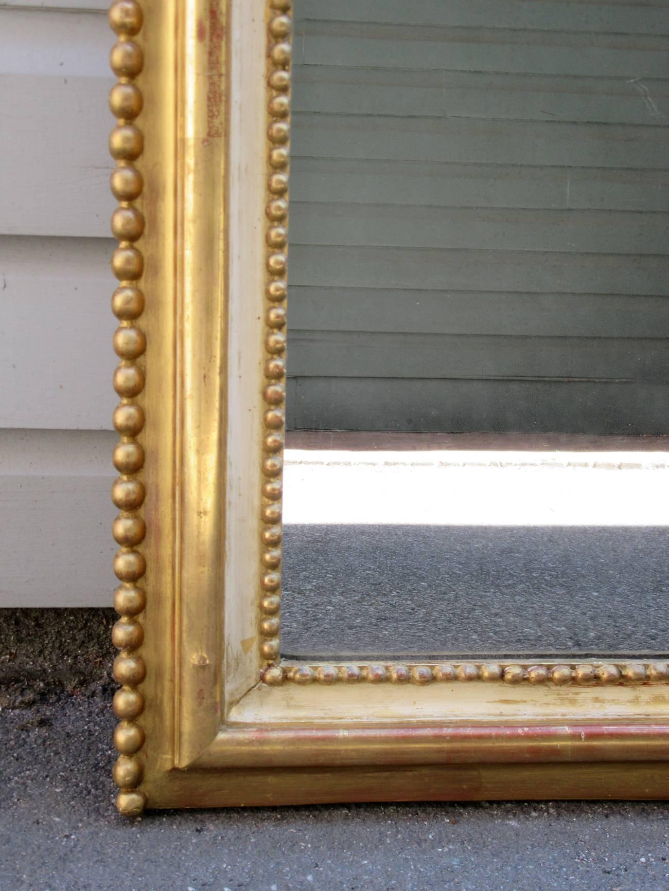Mid-19th Century French Louis Philippe Giltwood Mirror with Balls In Excellent Condition In Charleston, SC
