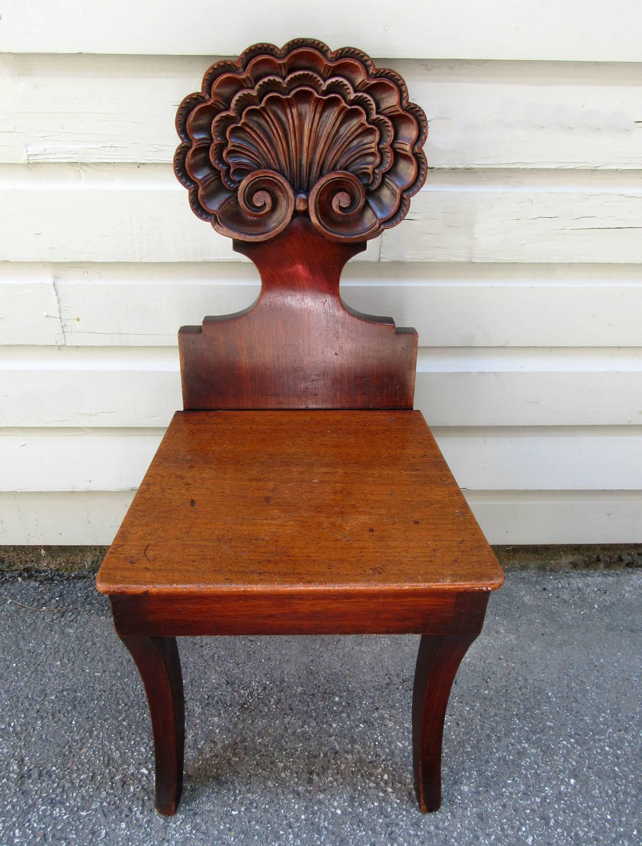 Early 19th Century English William IV Mahogany Hall Chairs Attributed to Gillows In Excellent Condition In Charleston, SC