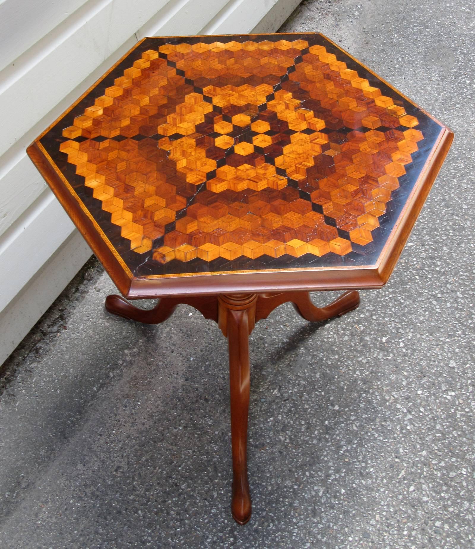 Late 18th Century English Neoclassical Hexagonal Specimen Tilt-Top Table  In Excellent Condition In Charleston, SC