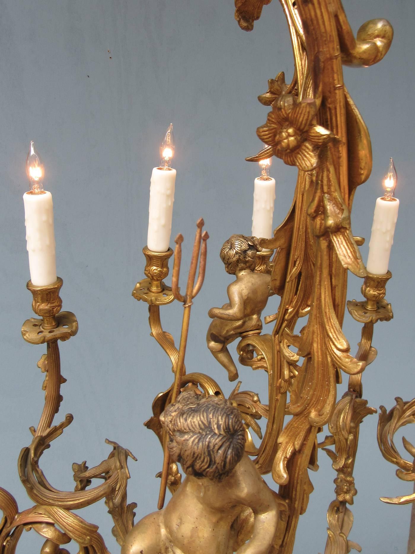 Early 20th Century French Louis XIV Bronze Doré Foliate and Putti Chandelier 1