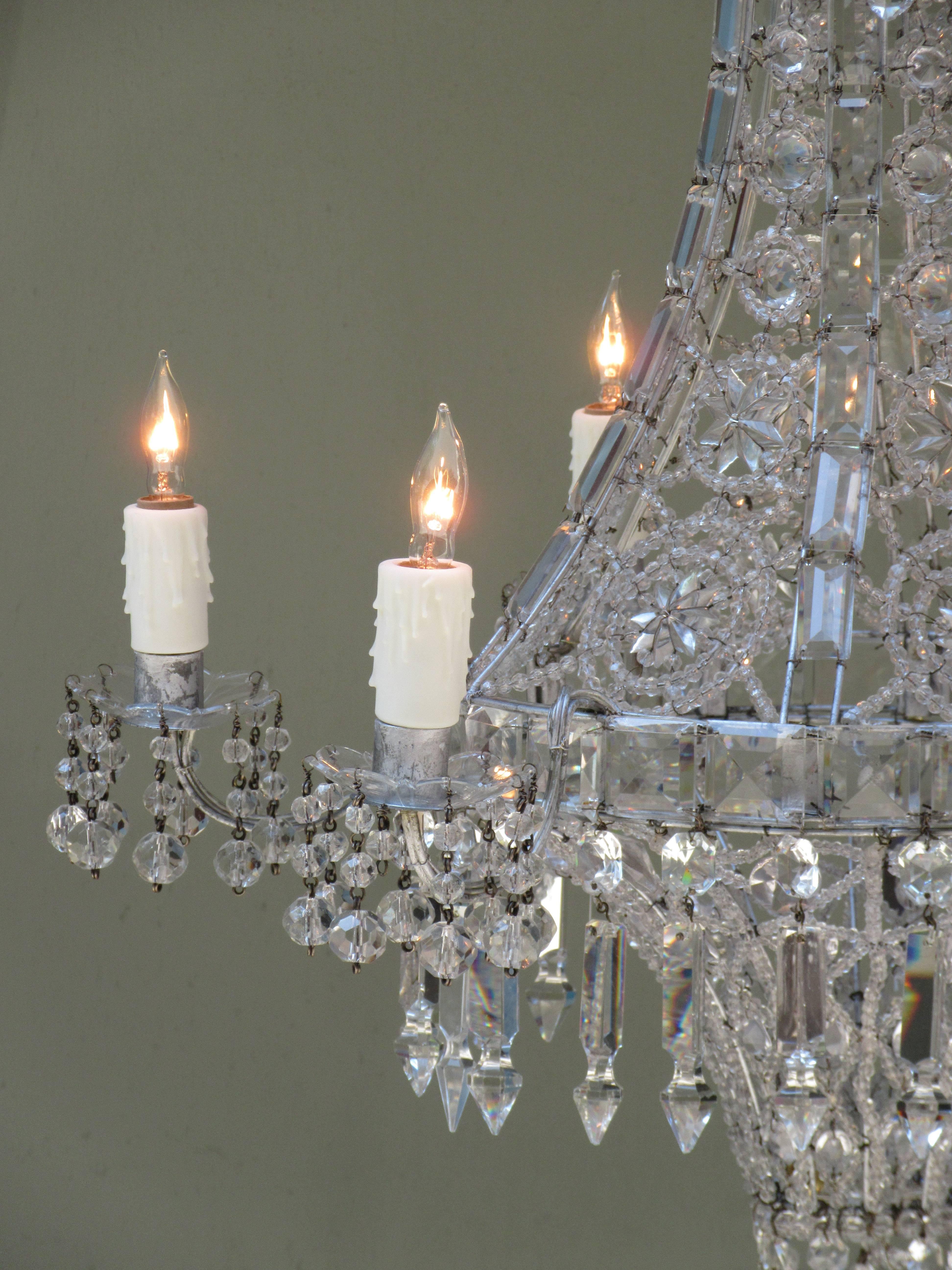 Early 20th Century Italian Neoclassical Crystal and Tole Chandelier In Excellent Condition In Charleston, SC