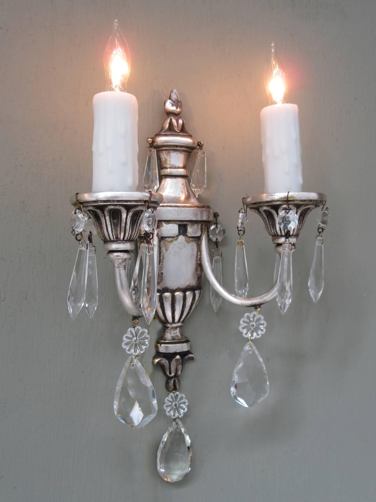 Early 20th Century Italian Neoclassical Silvered Bronze Urn and Crystal Sconces 3