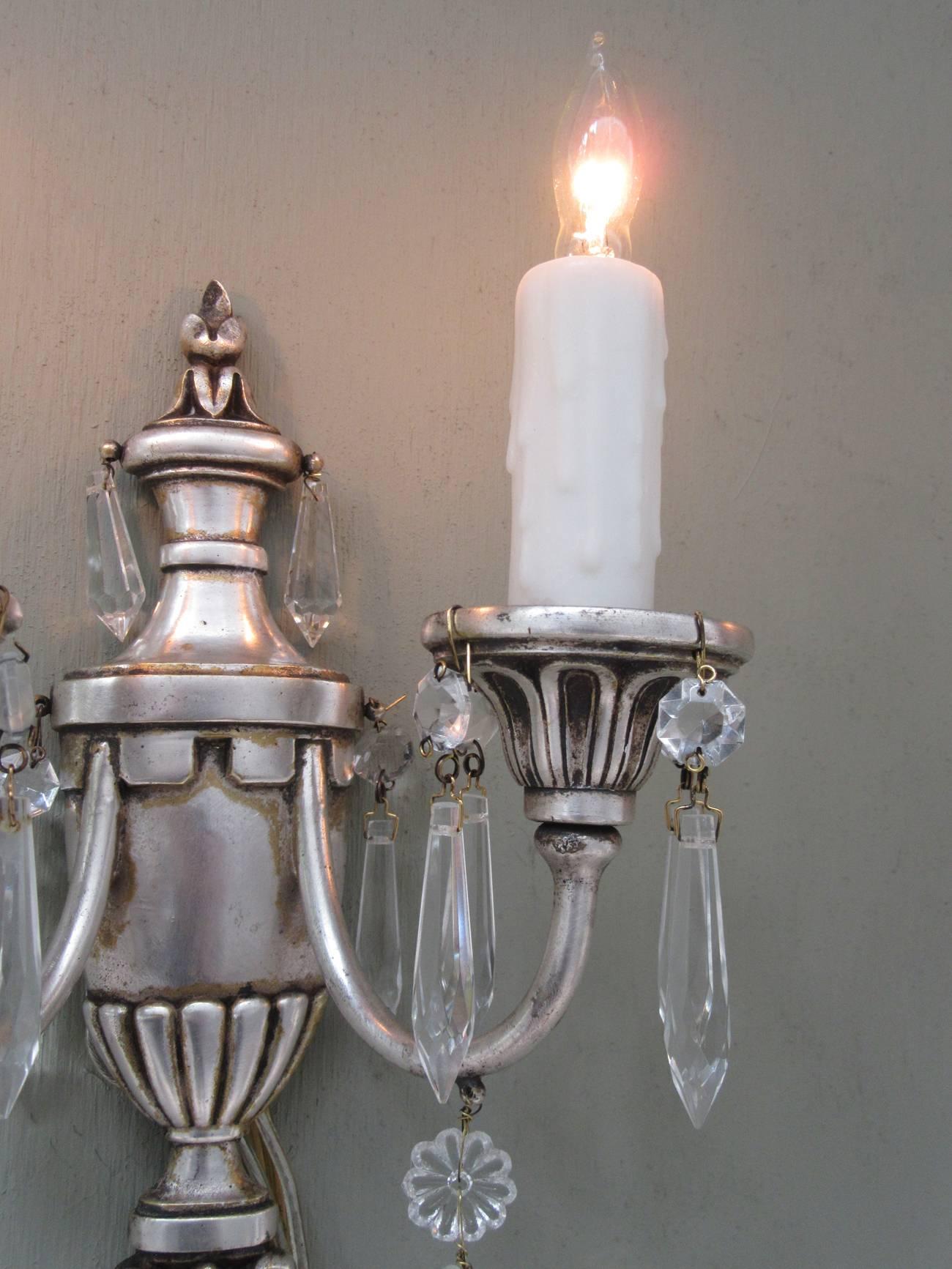 Early 20th Century Italian Neoclassical Silvered Bronze Urn and Crystal Sconces 1