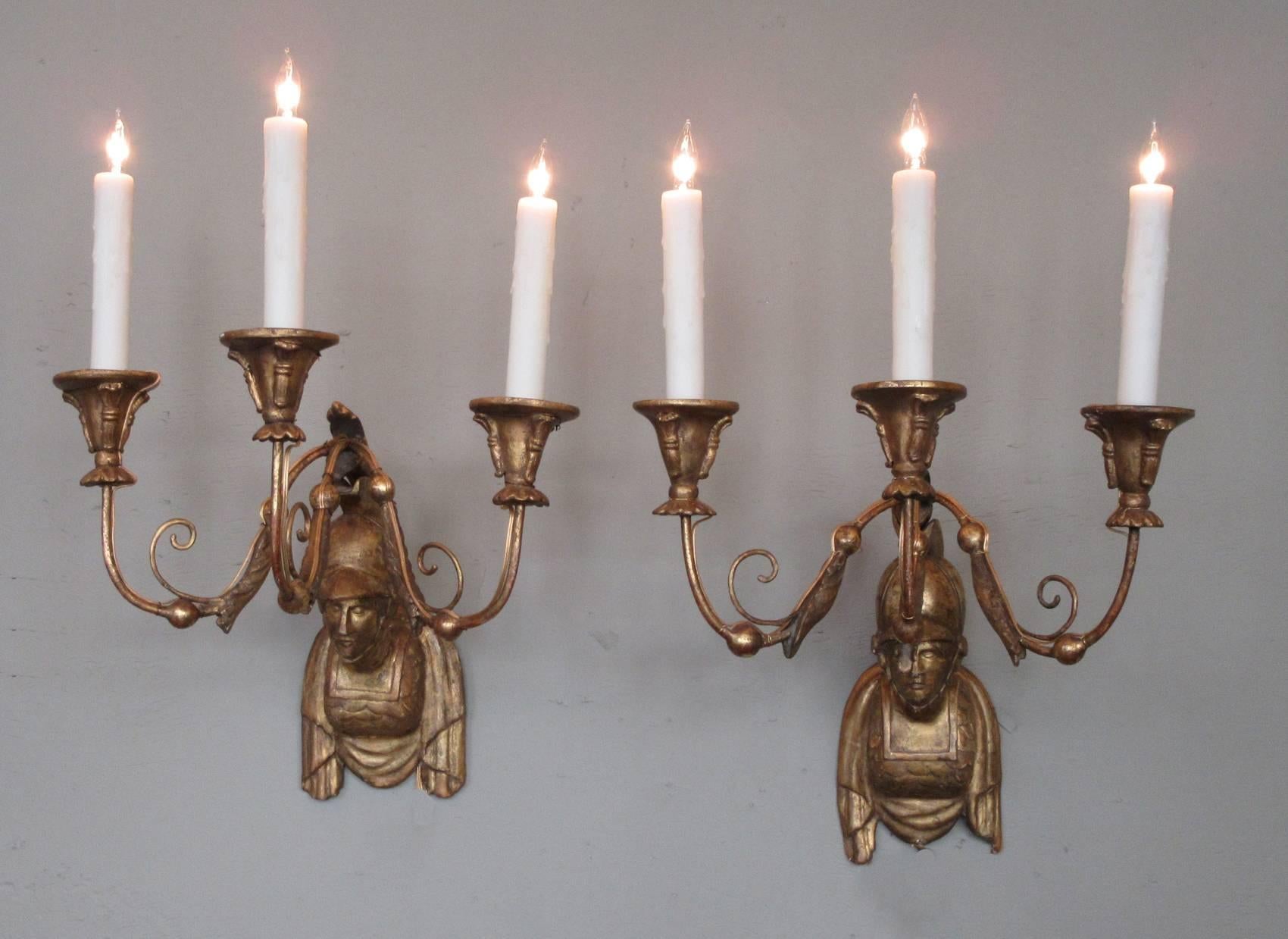 Early 19th Century Italian Neoclassical Giltwood Sconces with Roman Soldier Bust For Sale 3