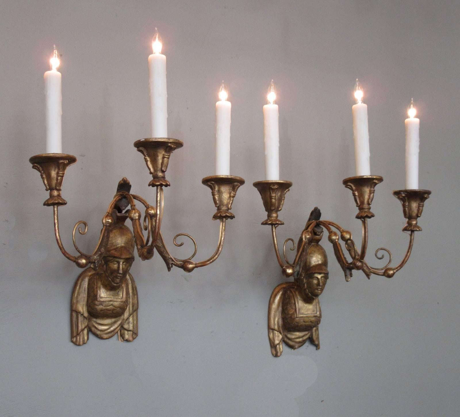 Early 19th Century Italian Neoclassical Giltwood Sconces with Roman Soldier Bust For Sale 4