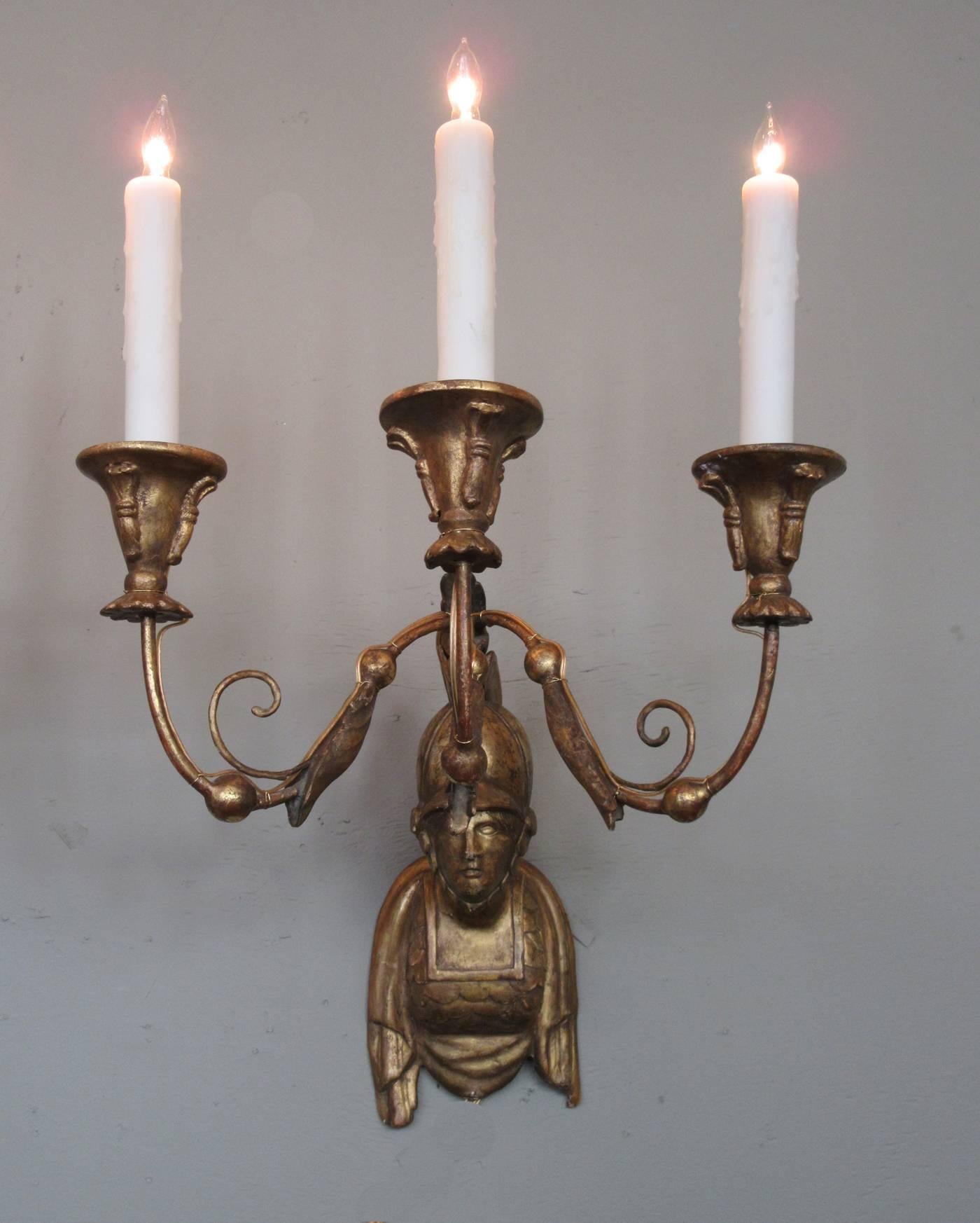 Early 19th Century Italian Neoclassical Giltwood Sconces with Roman Soldier Bust For Sale 2