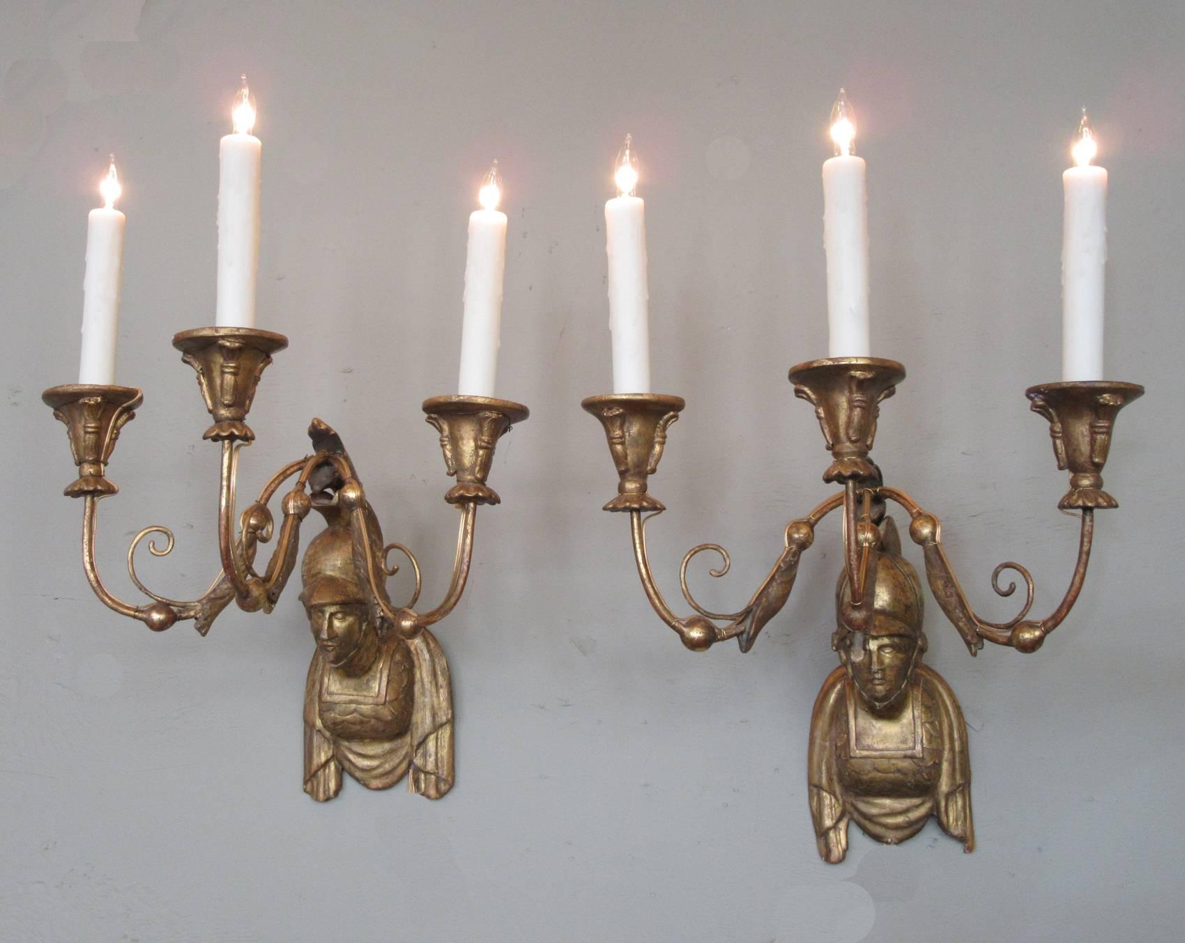 Early 19th Century Italian Neoclassical Giltwood Sconces with Roman Soldier Bust For Sale 5