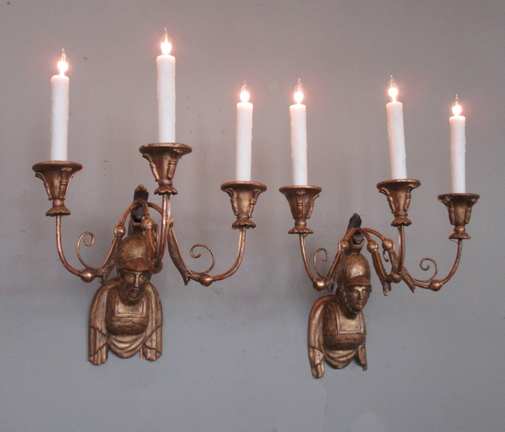Early 19th Century Italian Neoclassical Giltwood Sconces with Roman Soldier Bust For Sale 6