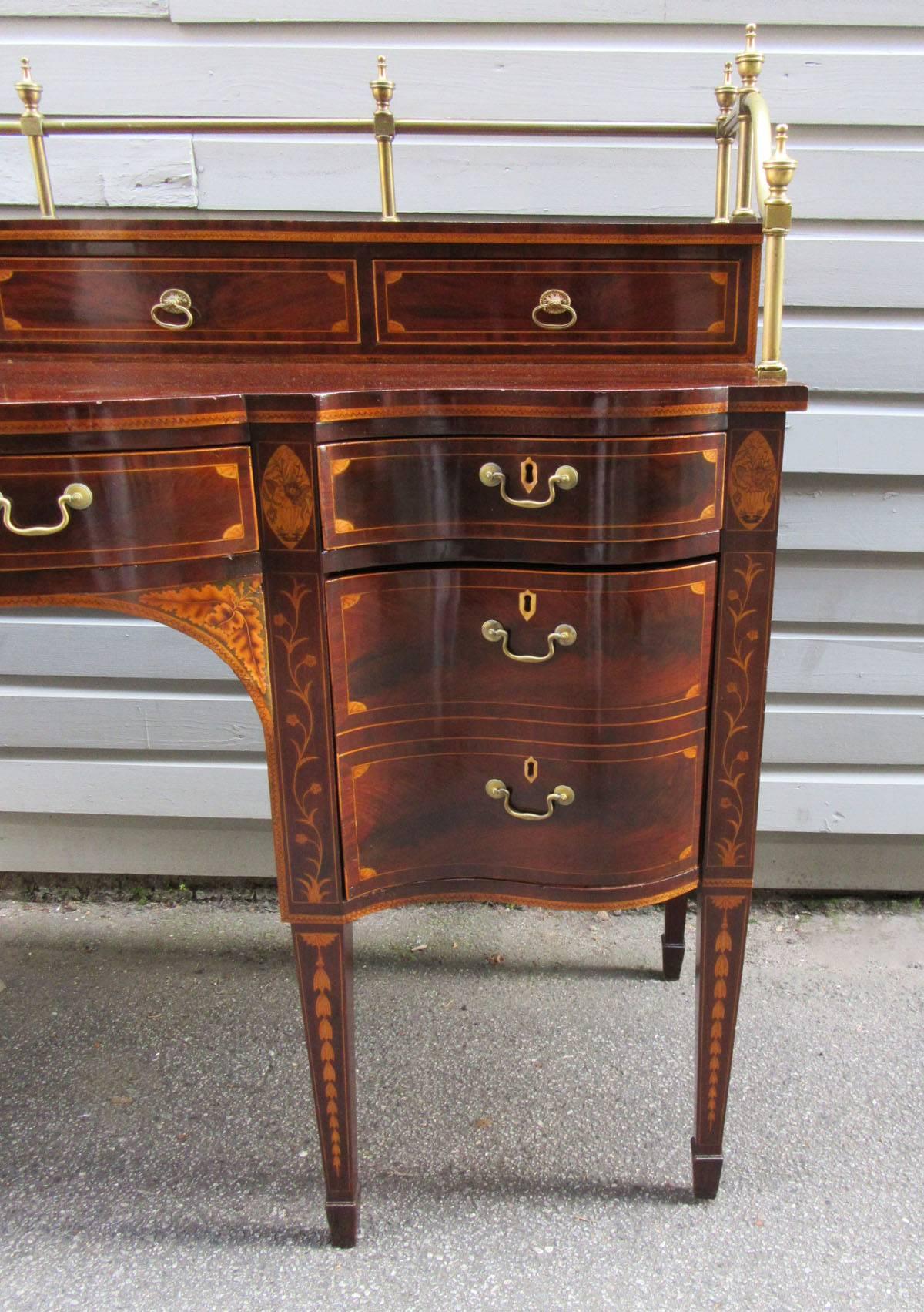 Late 18th Century English George III Hepplewhite Mahogany Sideboard In Excellent Condition In Charleston, SC