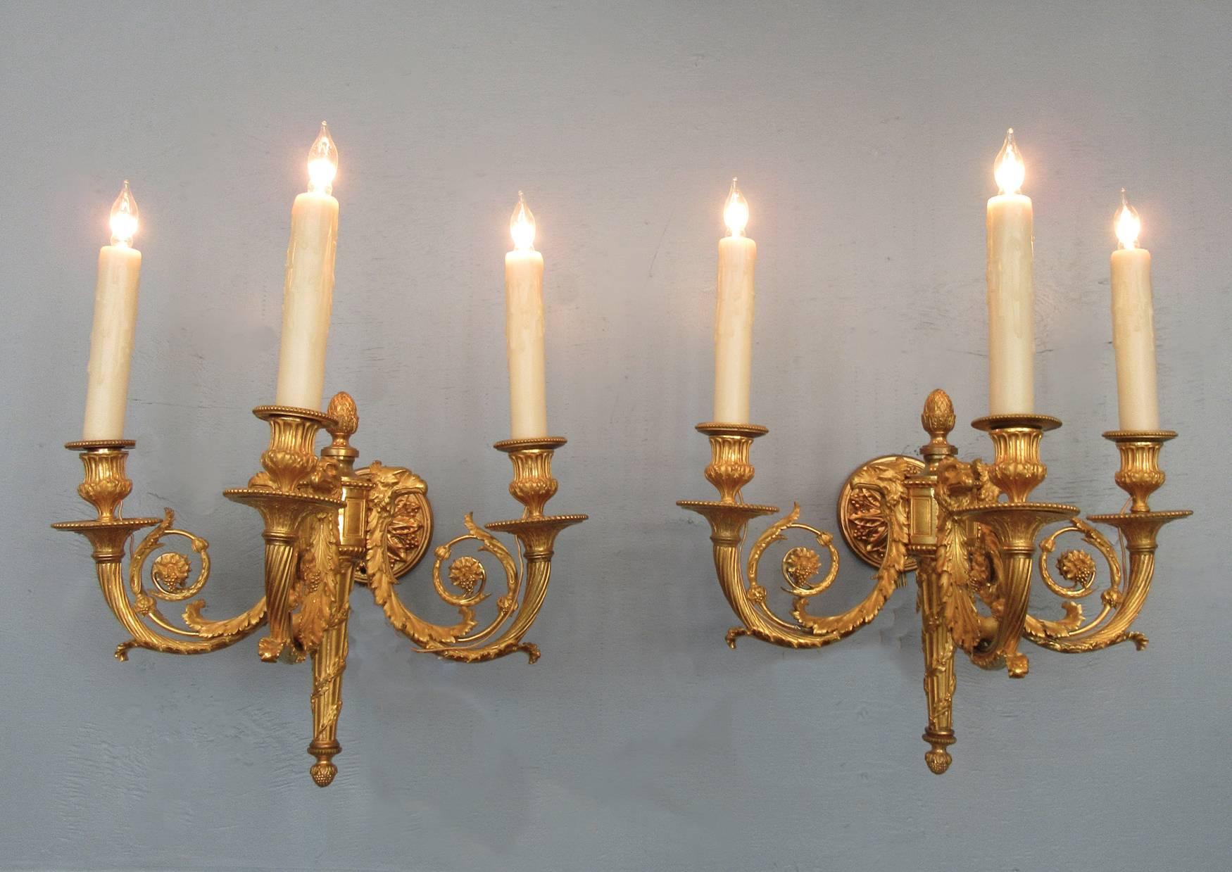 Pair of 19th Century French Empire Bronze Dore Sconces with Exceptional Casting In Good Condition For Sale In Charleston, SC