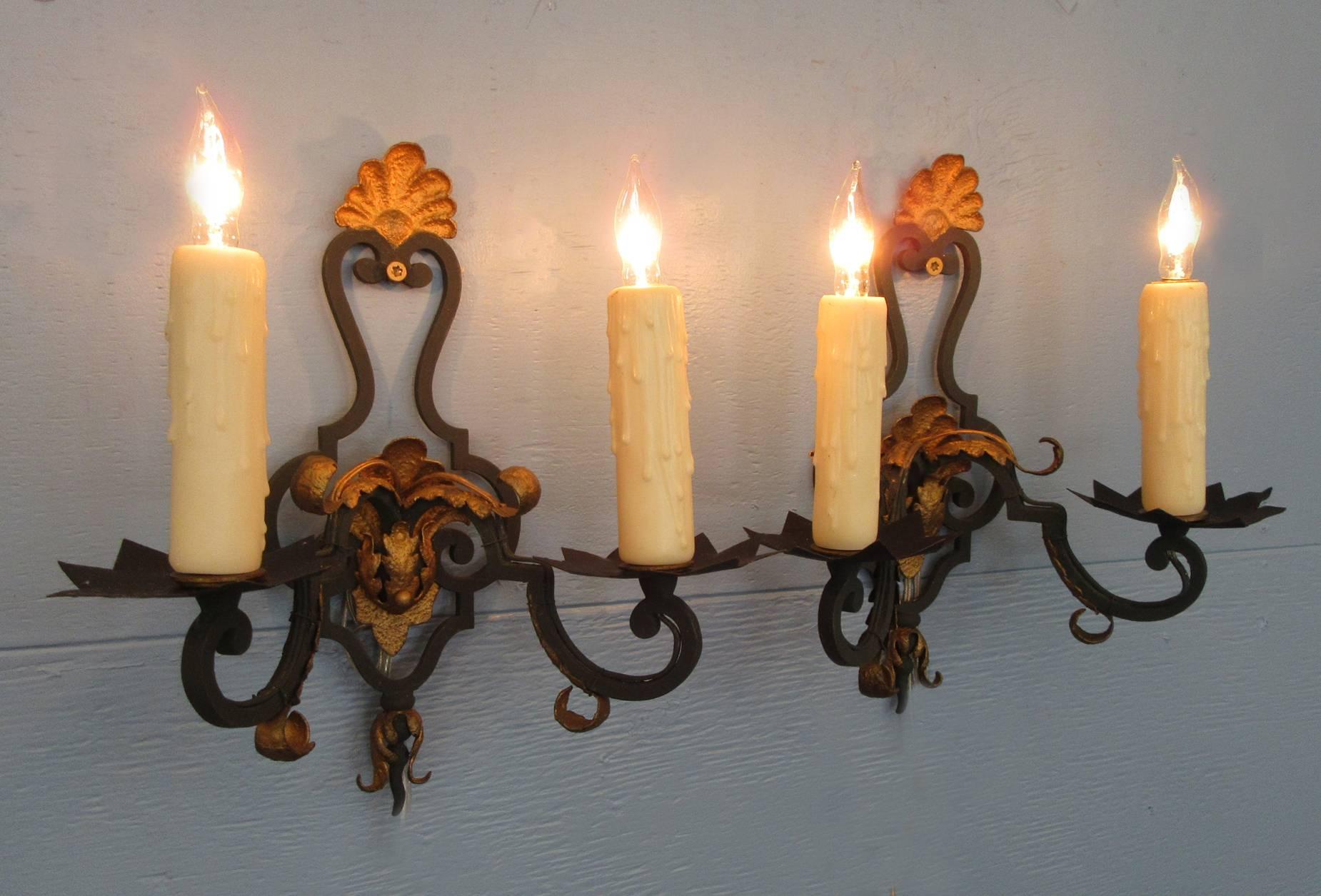 Pair of Early 20th C French Rococo Iron and Gilt Tole Sconces For Sale 3