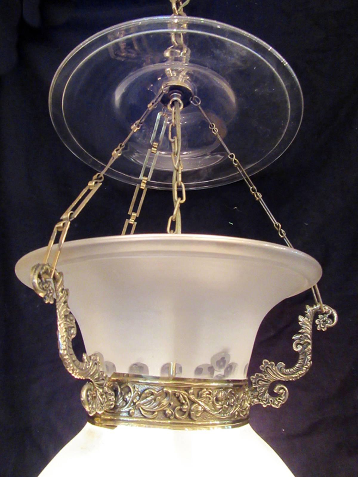 Early 19th Century English Regency Frosted and Etched Glass Bell Jar Lantern In Excellent Condition In Charleston, SC